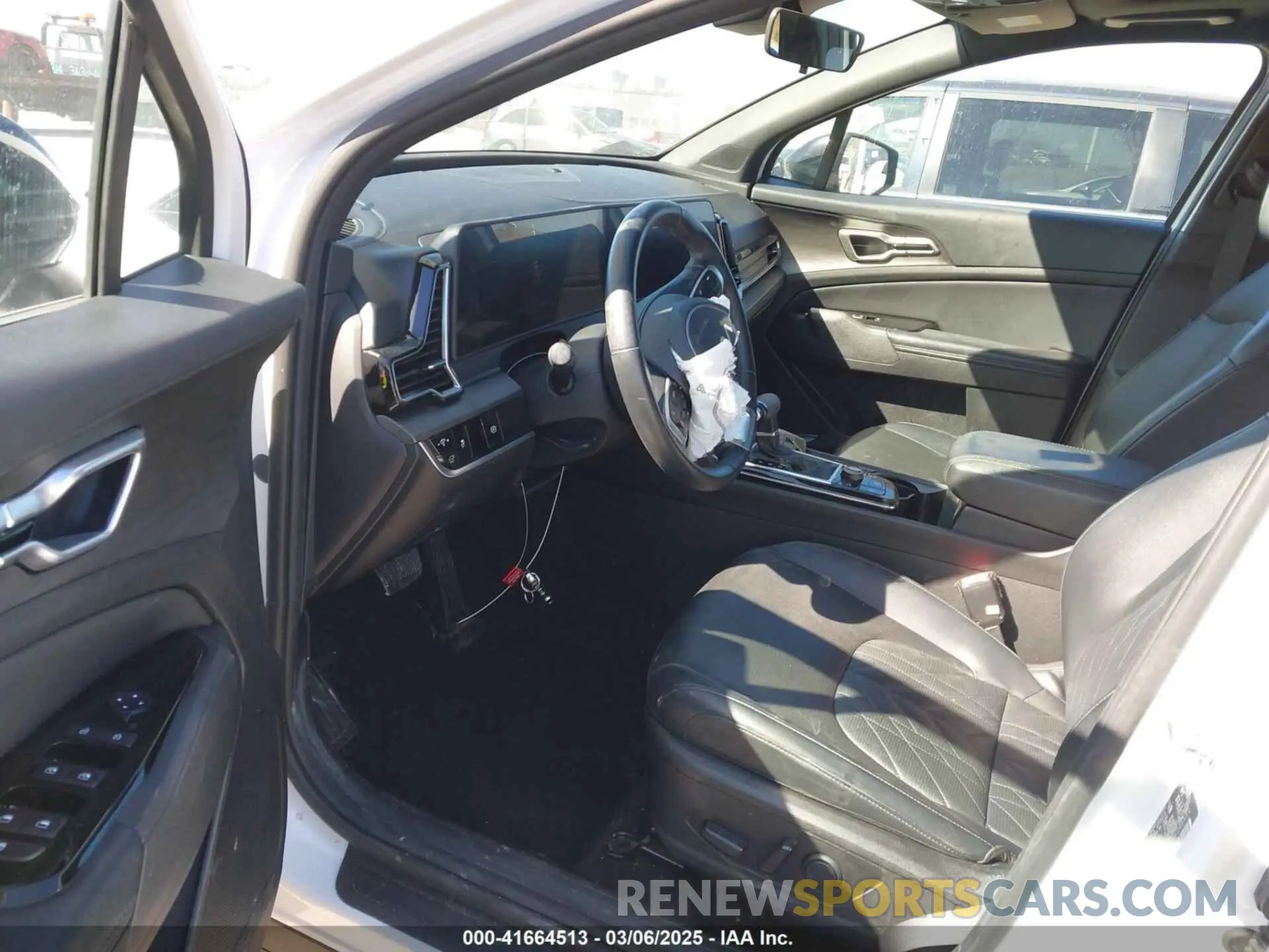 5 fotografías del automóvil dañado 5XYK6CAFXPG102356 KIA SPORTAGE 2023
