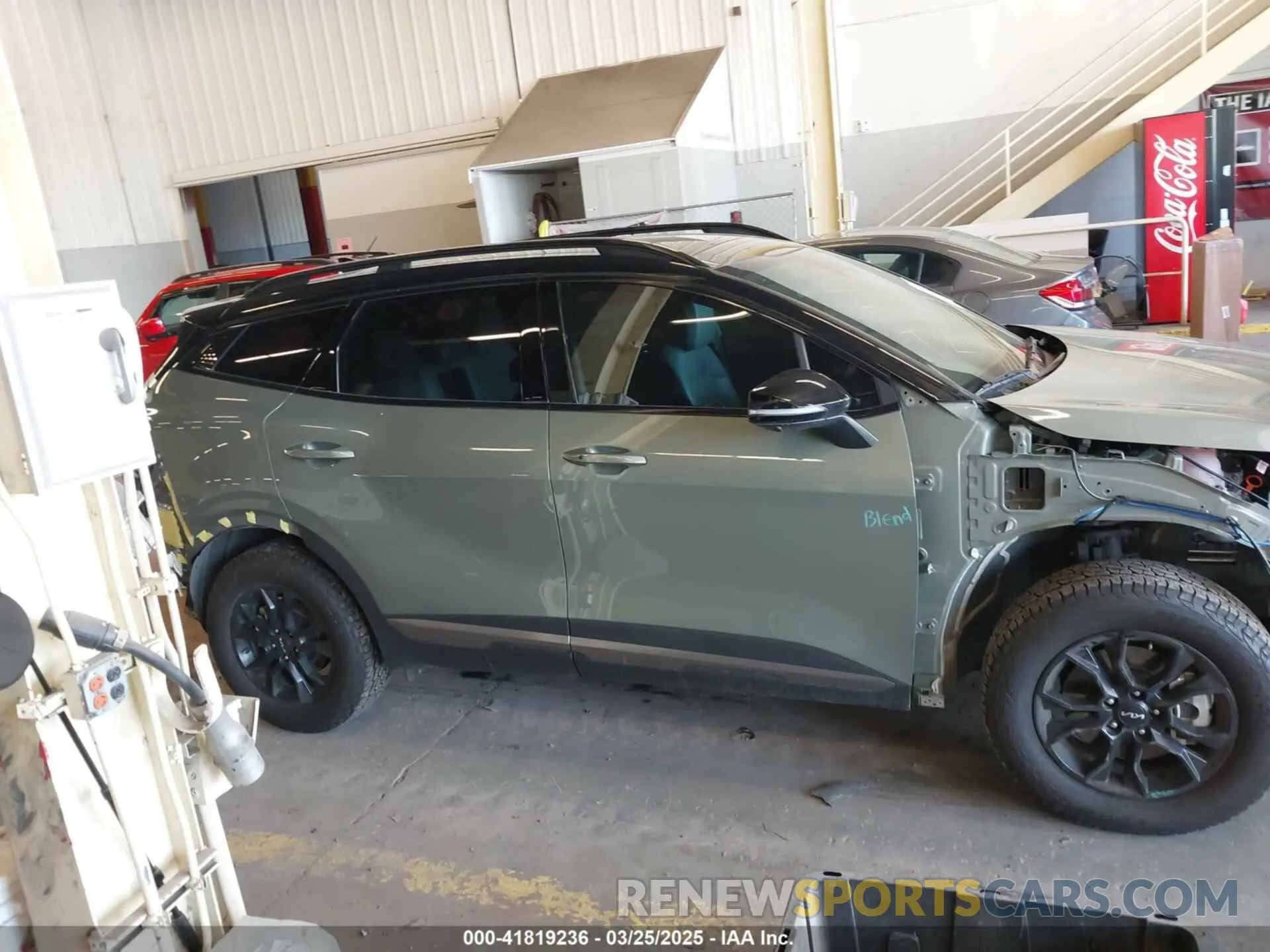 14 fotografías del automóvil dañado 5XYK7CAF0PG138196 KIA SPORTAGE 2023