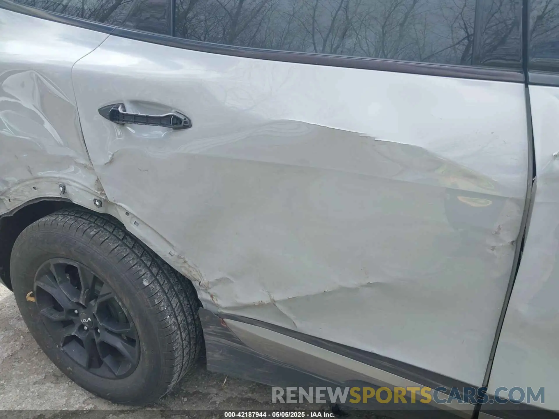 17 fotografías del automóvil dañado 5XYK7CAF2PG053554 KIA SPORTAGE 2023