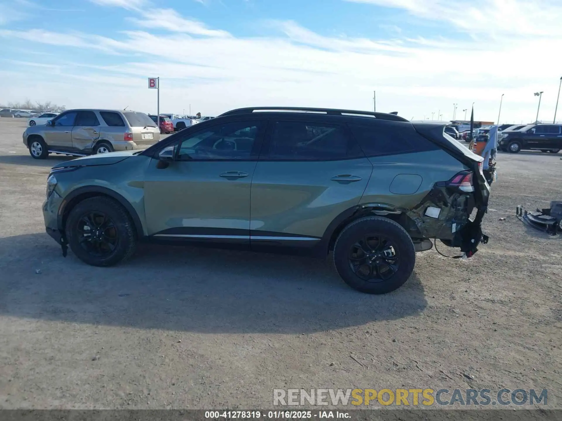 14 fotografías del automóvil dañado 5XYK7CAF2PG128012 KIA SPORTAGE 2023
