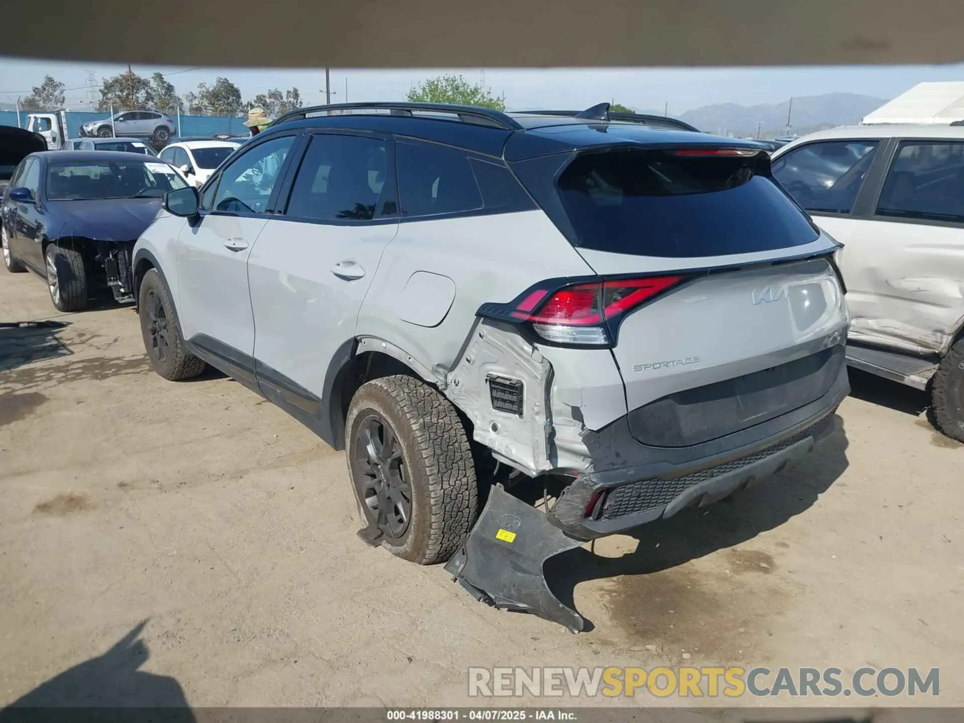 3 fotografías del automóvil dañado 5XYK7CAF6PG028866 KIA SPORTAGE 2023