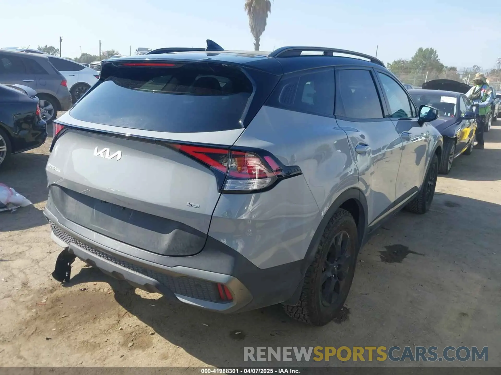 4 fotografías del automóvil dañado 5XYK7CAF6PG028866 KIA SPORTAGE 2023
