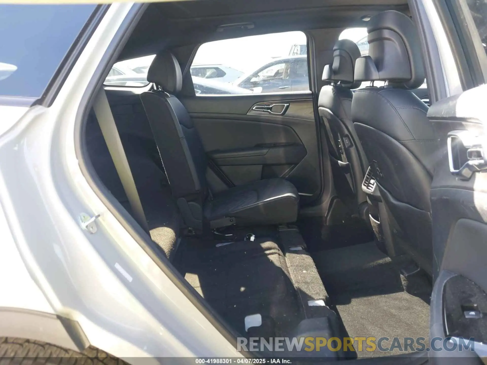 8 fotografías del automóvil dañado 5XYK7CAF6PG028866 KIA SPORTAGE 2023