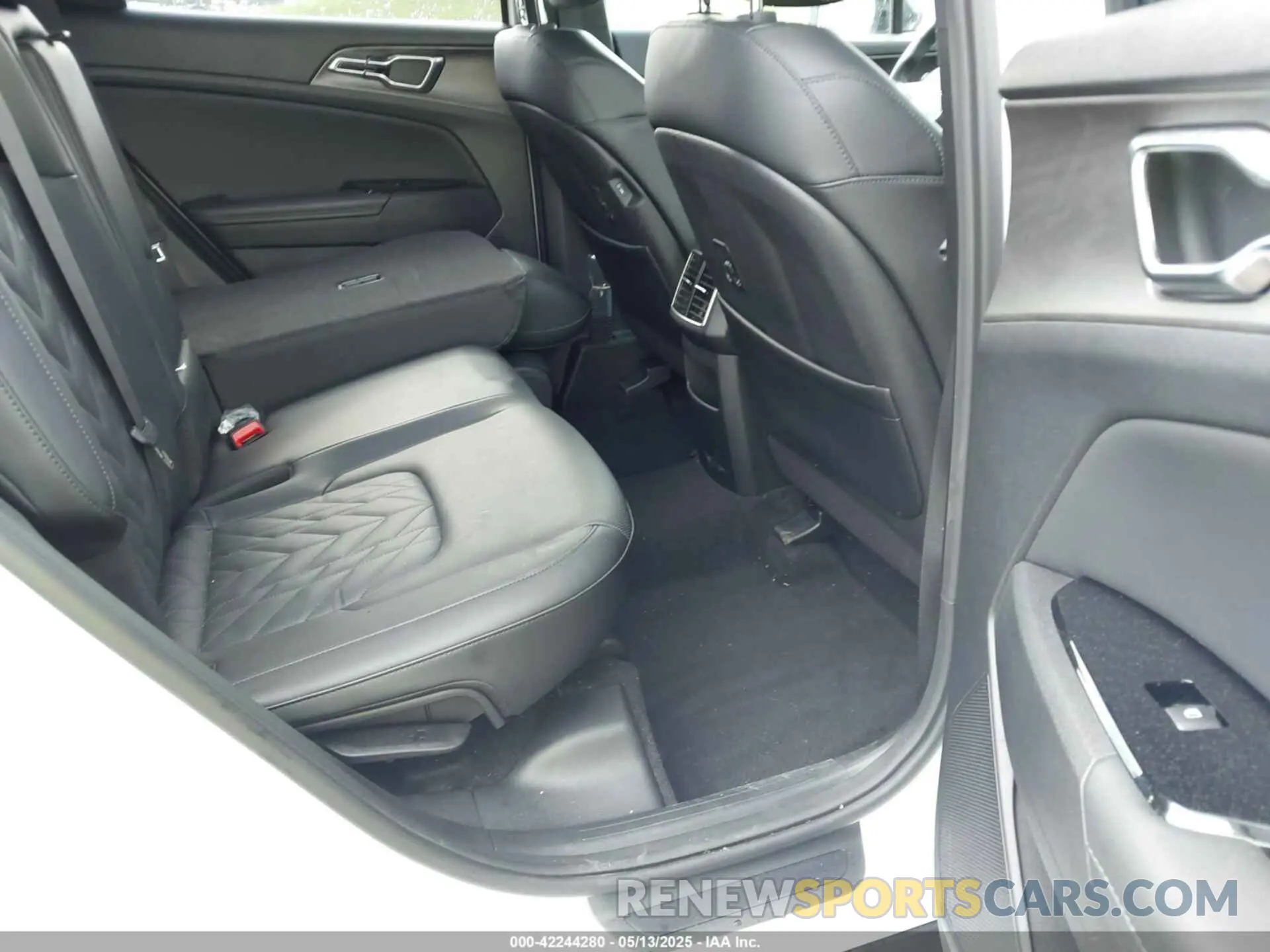 8 fotografías del automóvil dañado 5XYK7CAF6PG135612 KIA SPORTAGE 2023