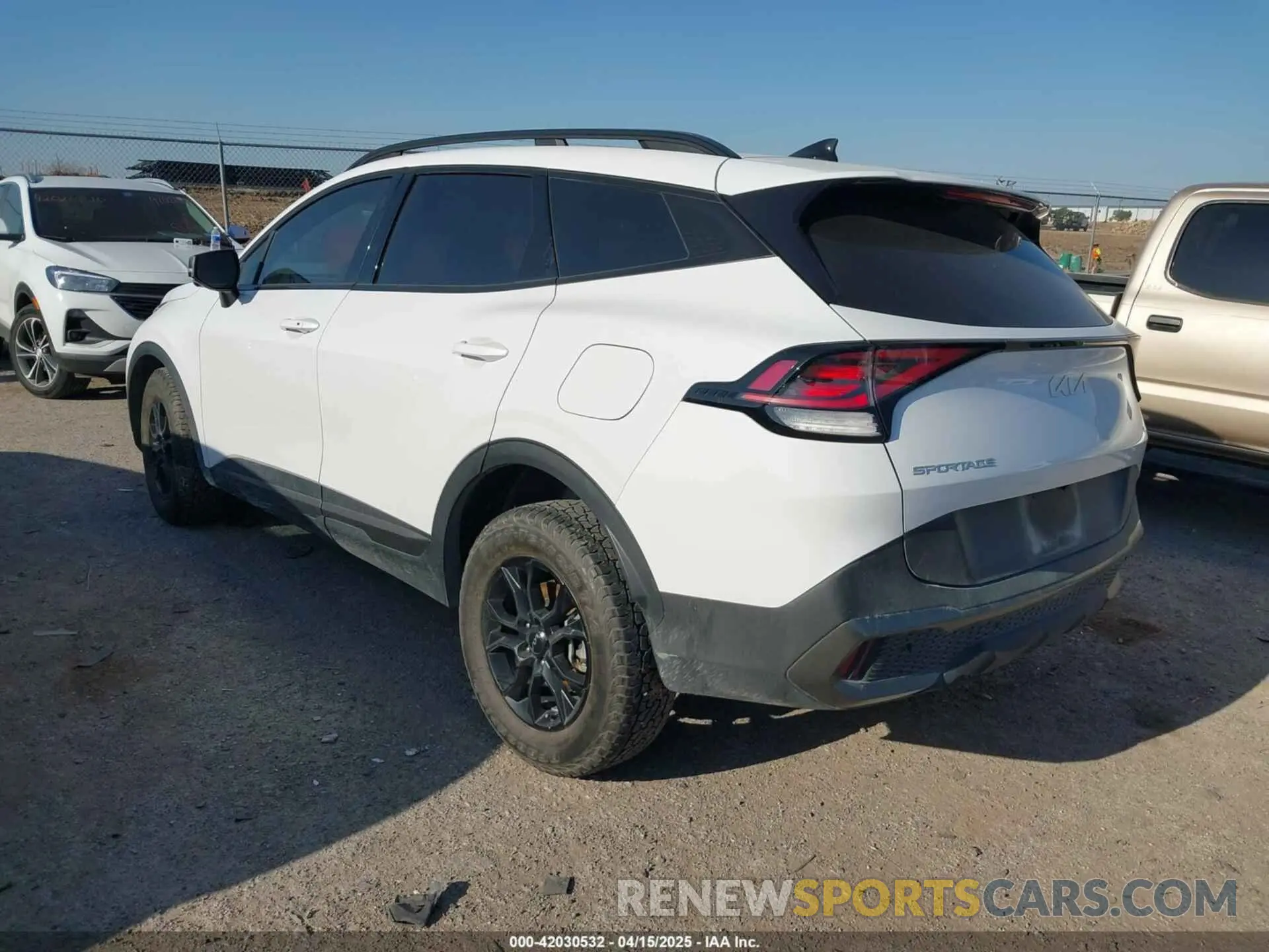3 fotografías del automóvil dañado 5XYK7CAF9PG102068 KIA SPORTAGE 2023