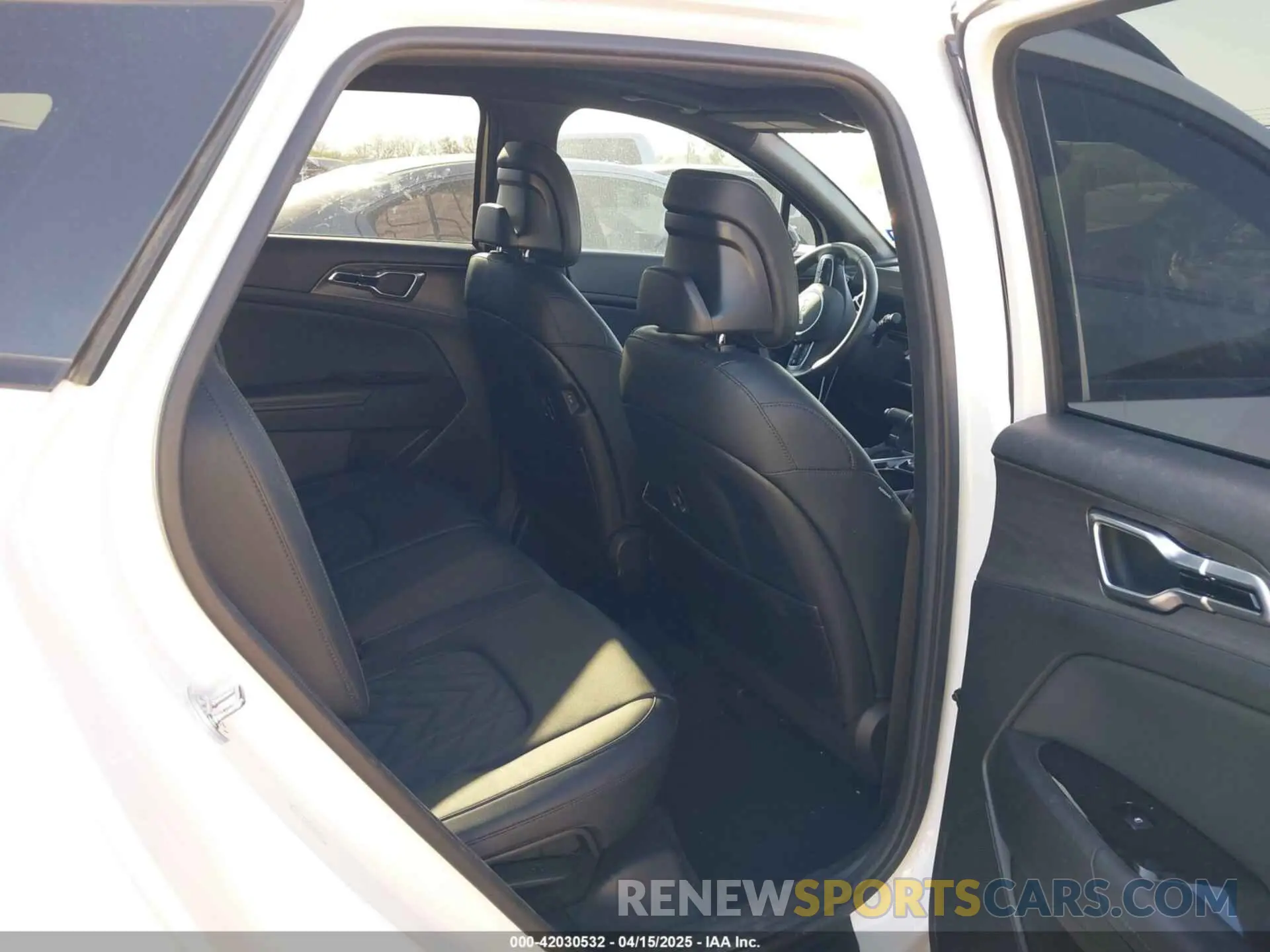 8 fotografías del automóvil dañado 5XYK7CAF9PG102068 KIA SPORTAGE 2023