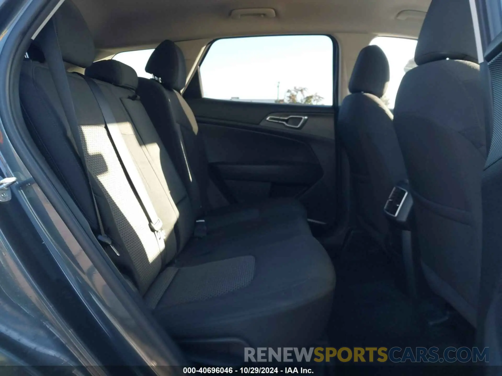 8 fotografías del automóvil dañado KNDPU3AF0P7037025 KIA SPORTAGE 2023