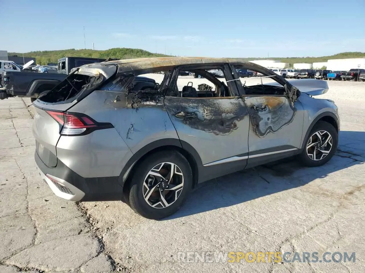 3 fotografías del automóvil dañado KNDPU3AF0P7163210 KIA SPORTAGE 2023