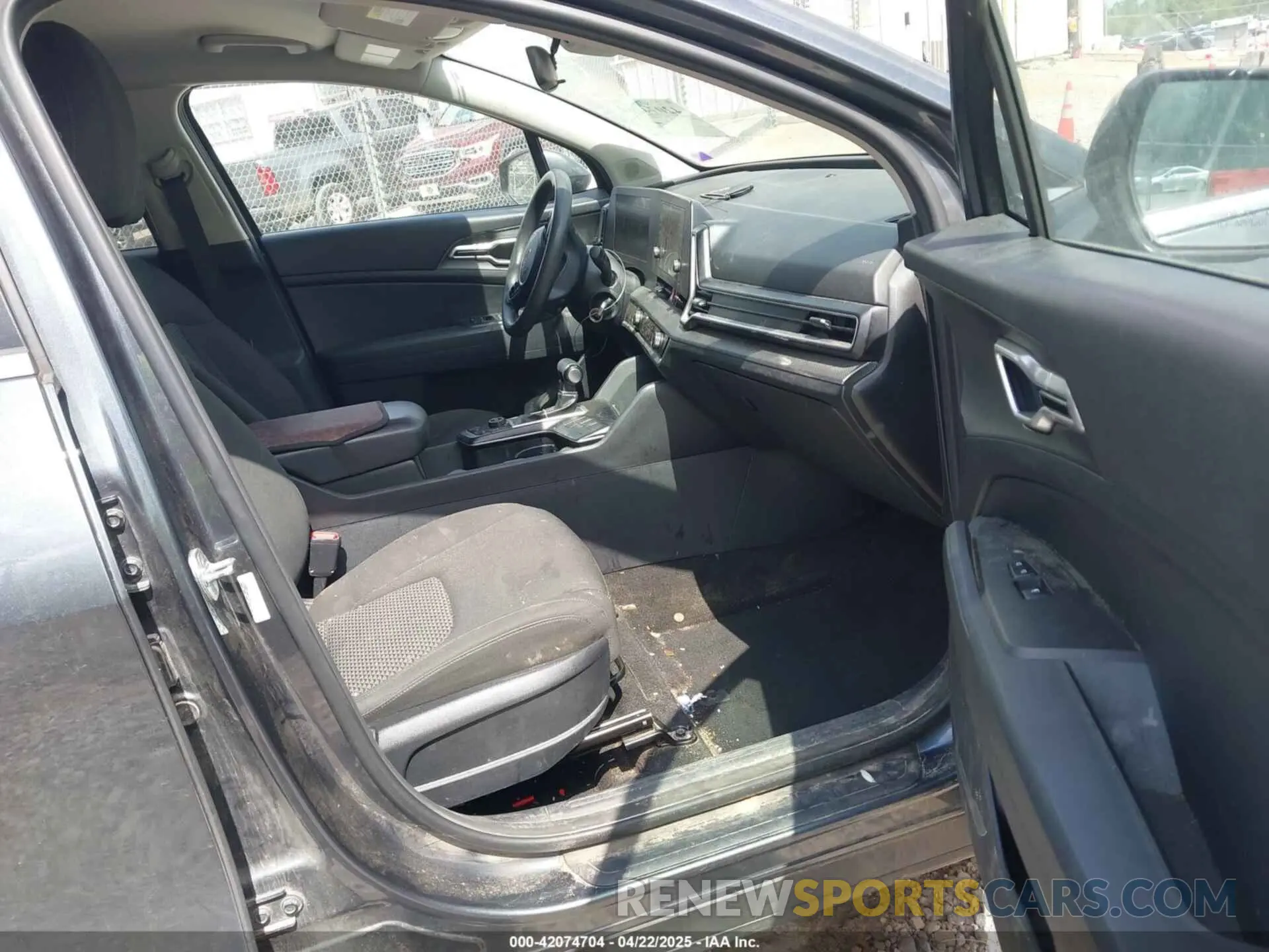 5 fotografías del automóvil dañado KNDPU3AF1P7068008 KIA SPORTAGE 2023