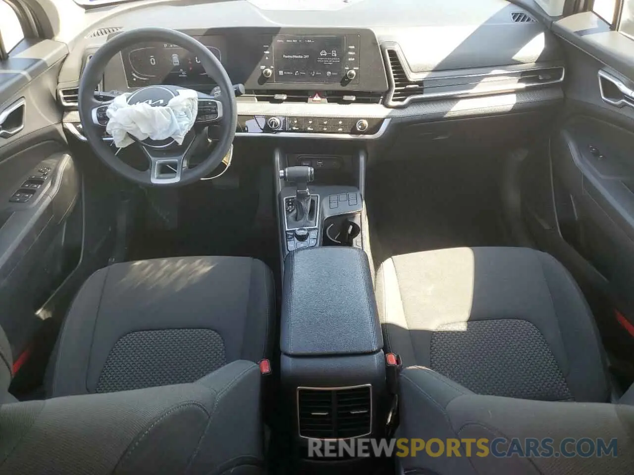 8 fotografías del automóvil dañado KNDPU3AF1P7163278 KIA SPORTAGE 2023