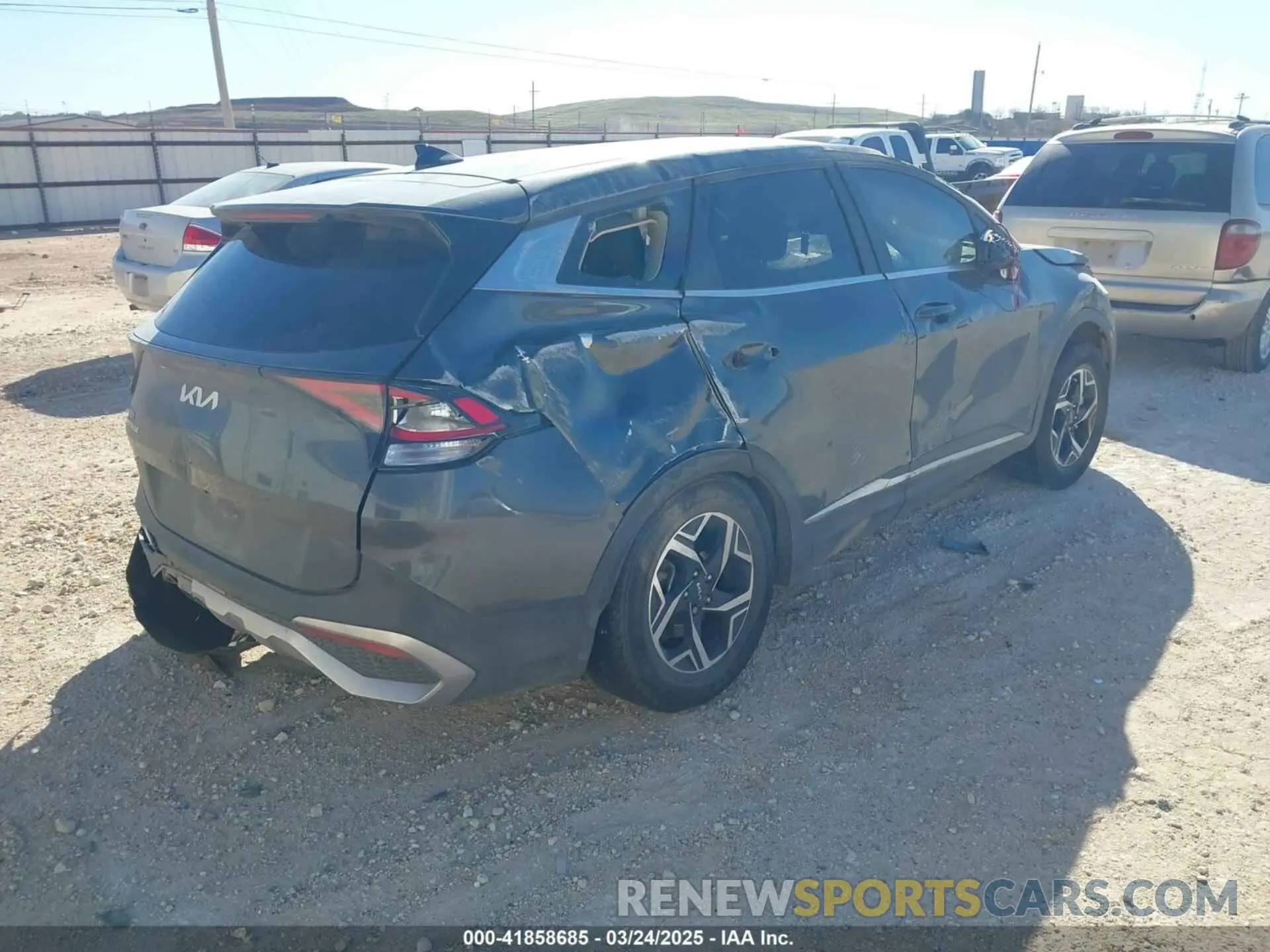 4 fotografías del automóvil dañado KNDPU3AF2P7101064 KIA SPORTAGE 2023
