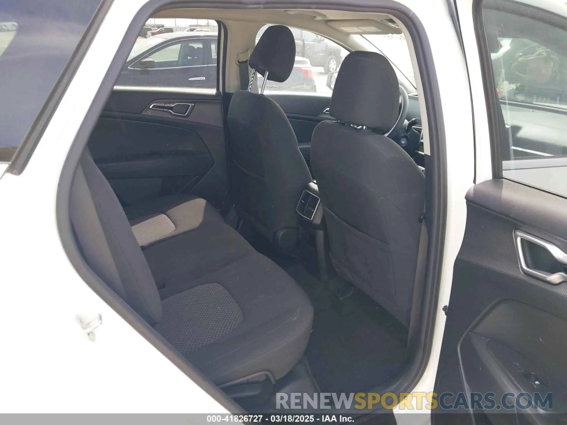 8 fotografías del automóvil dañado KNDPU3AF4P7036248 KIA SPORTAGE 2023