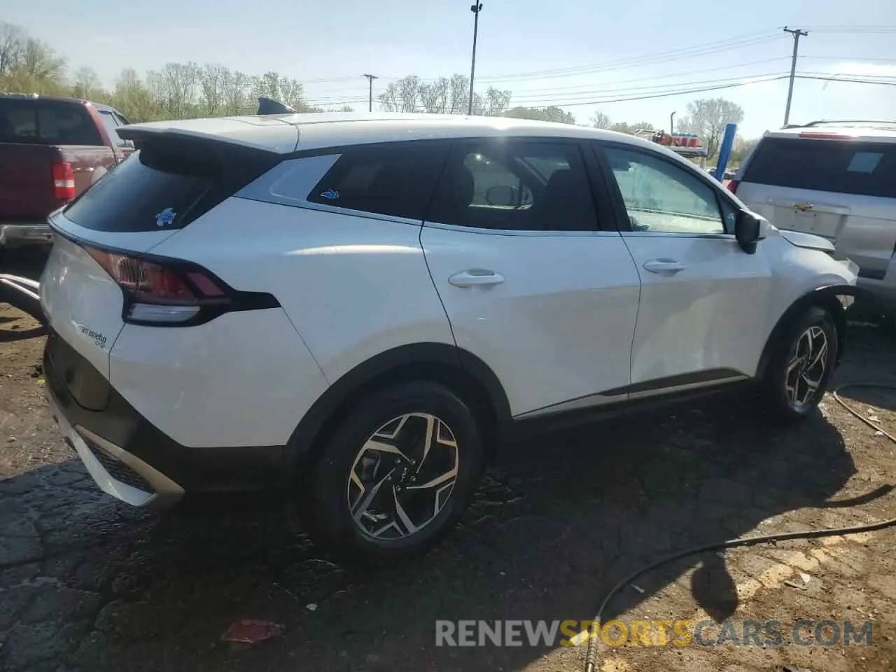 3 fotografías del automóvil dañado KNDPU3AF4P7095123 KIA SPORTAGE 2023