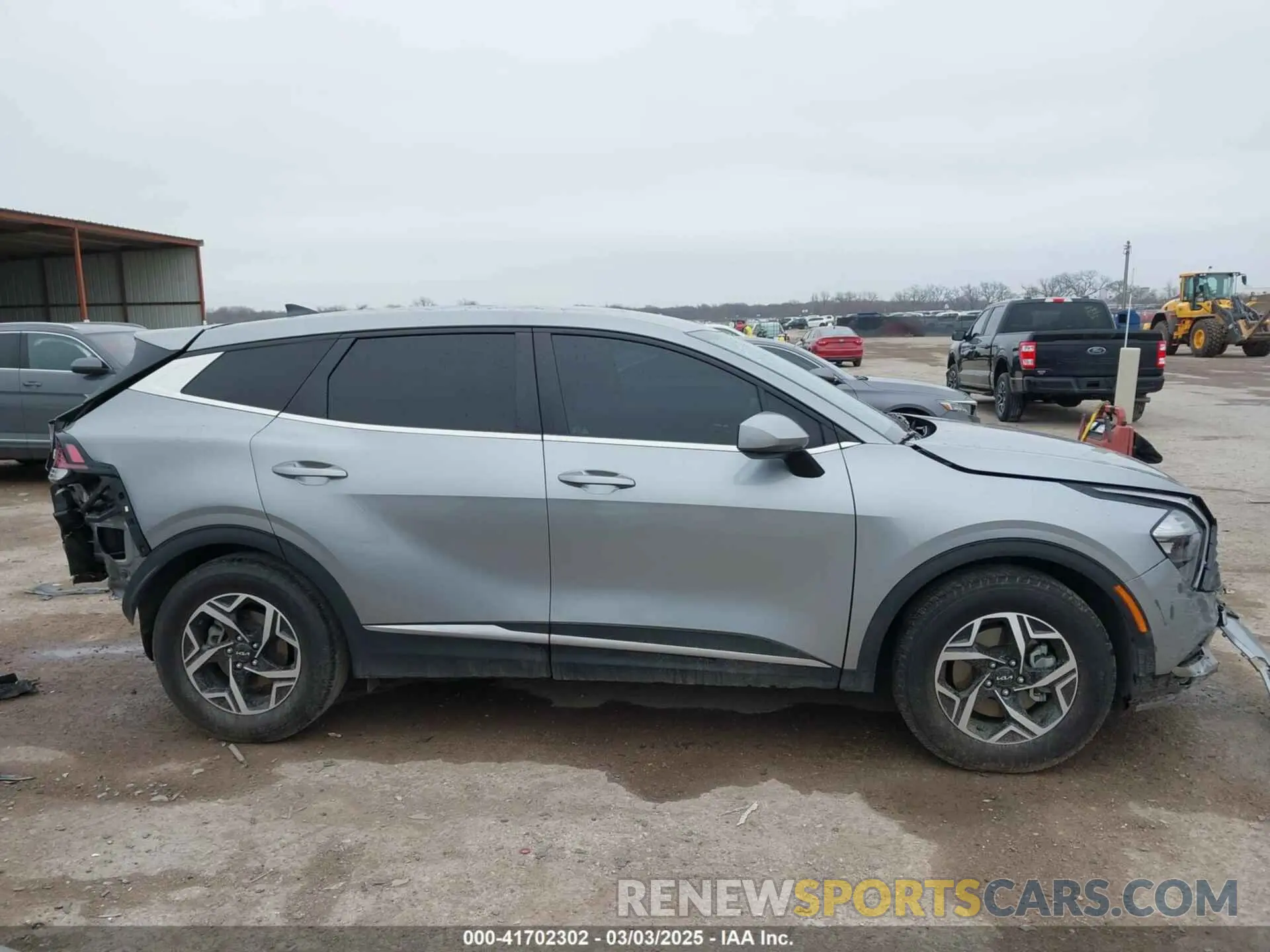 13 fotografías del automóvil dañado KNDPU3AF4P7131201 KIA SPORTAGE 2023