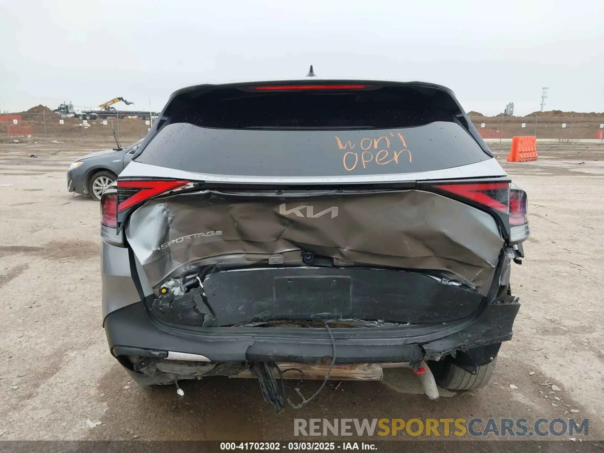 16 fotografías del automóvil dañado KNDPU3AF4P7131201 KIA SPORTAGE 2023