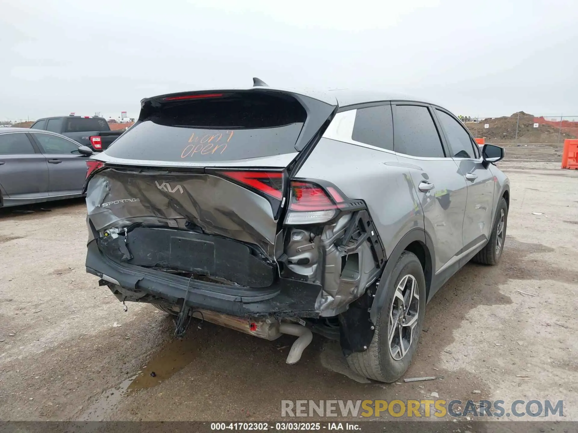 4 fotografías del automóvil dañado KNDPU3AF4P7131201 KIA SPORTAGE 2023