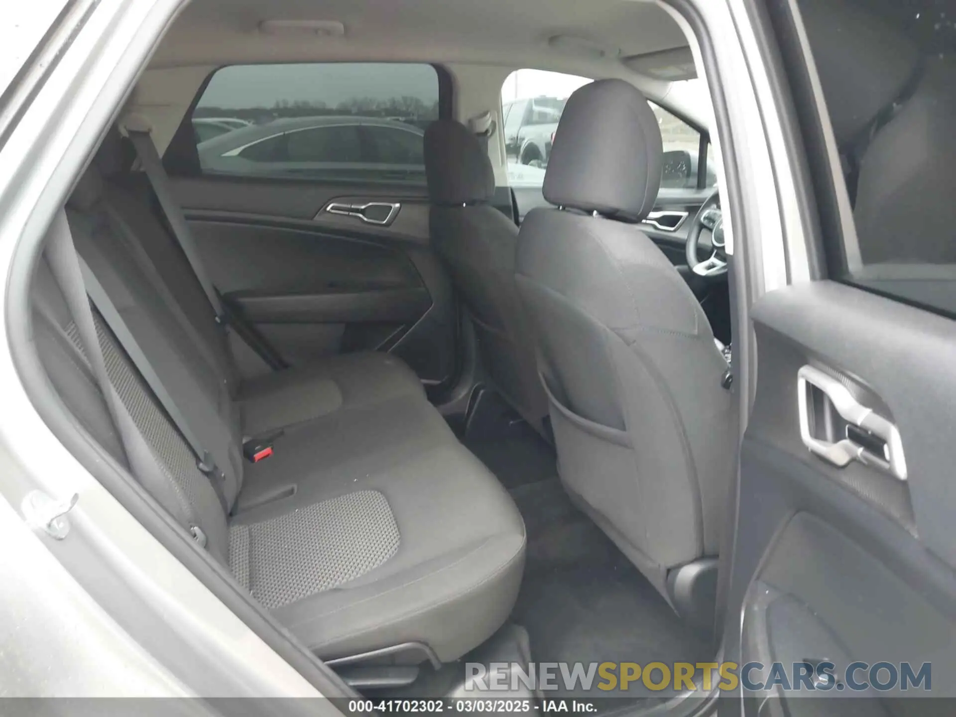 8 fotografías del automóvil dañado KNDPU3AF4P7131201 KIA SPORTAGE 2023