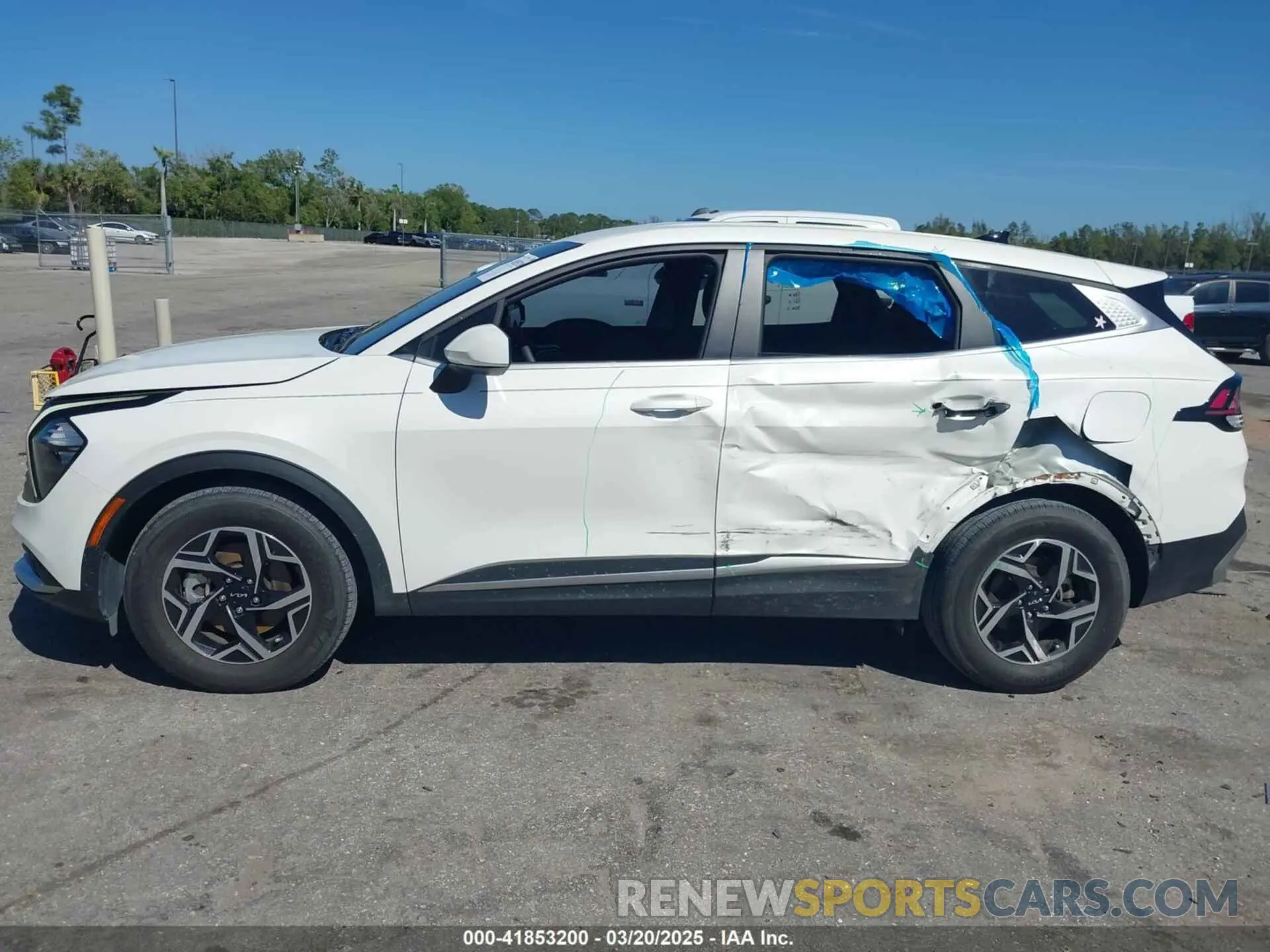 14 fotografías del automóvil dañado KNDPU3AF6P7125111 KIA SPORTAGE 2023