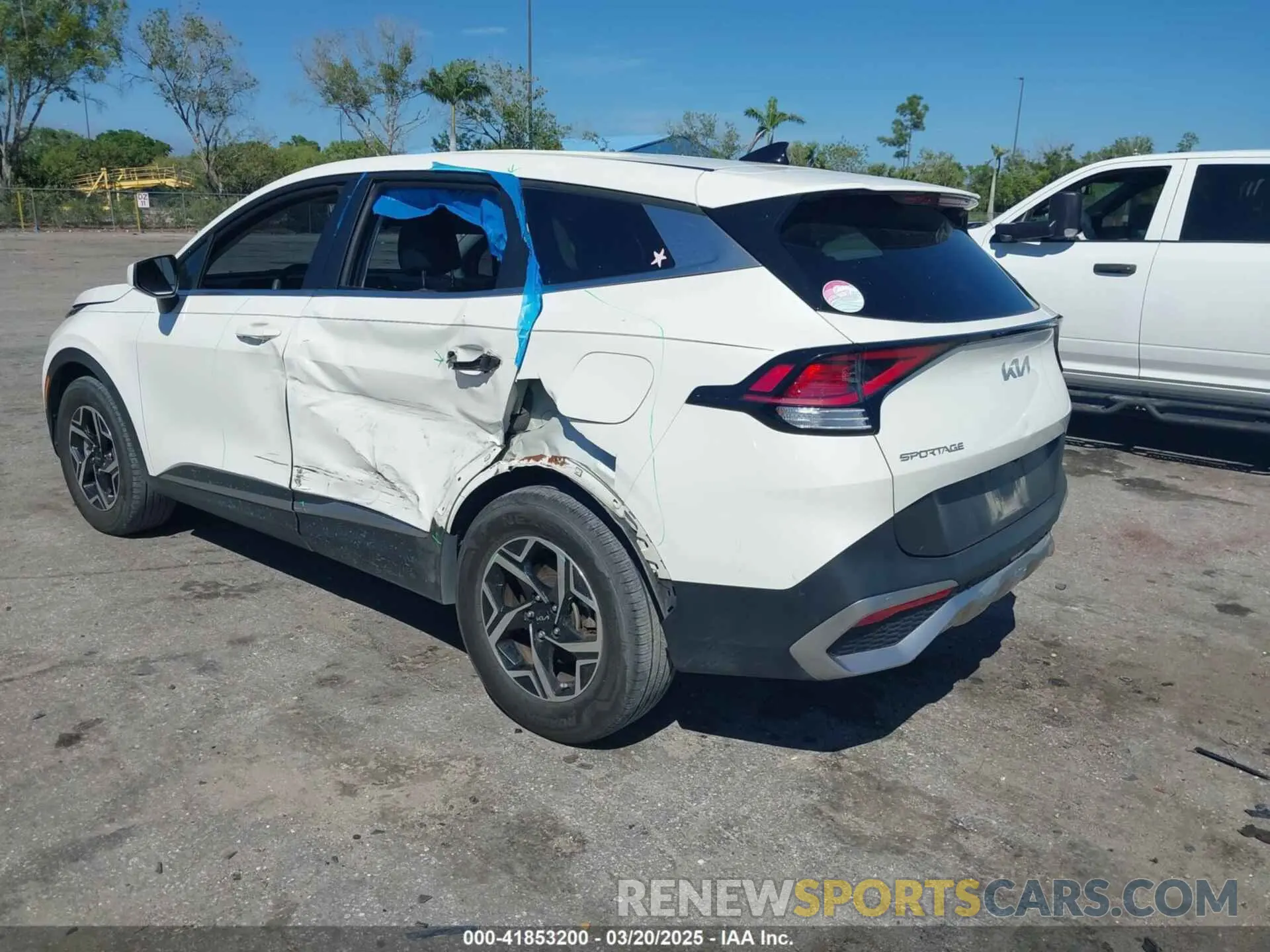 3 fotografías del automóvil dañado KNDPU3AF6P7125111 KIA SPORTAGE 2023