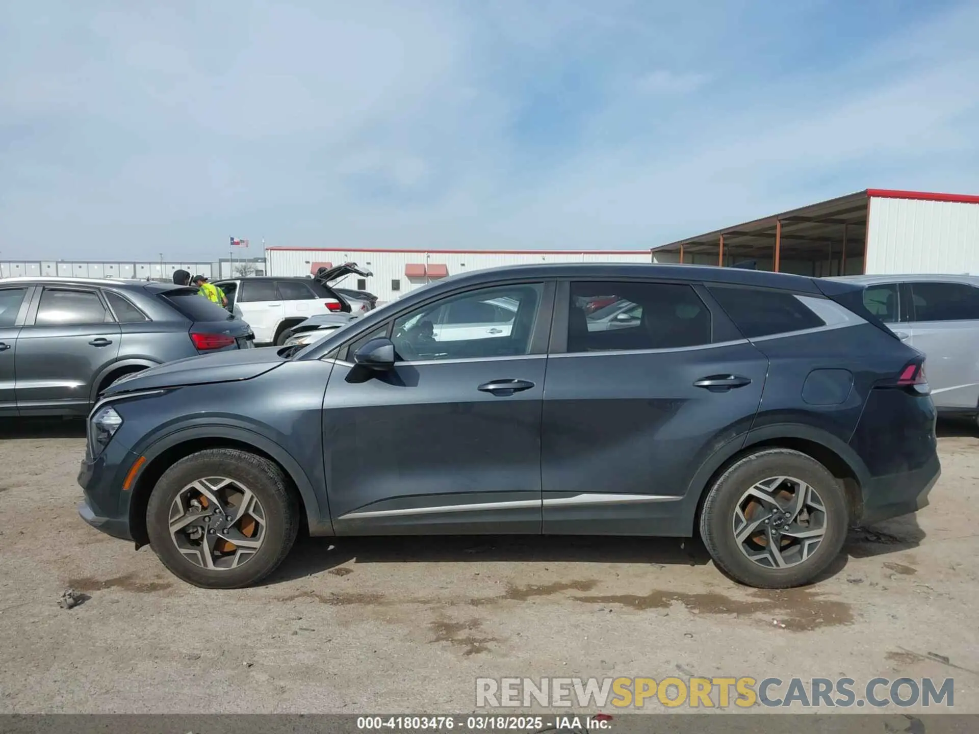 14 fotografías del automóvil dañado KNDPU3AF7P7037040 KIA SPORTAGE 2023