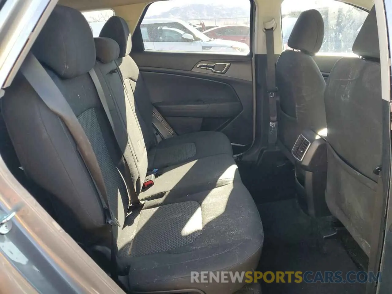 11 fotografías del automóvil dañado KNDPU3AF7P7048443 KIA SPORTAGE 2023