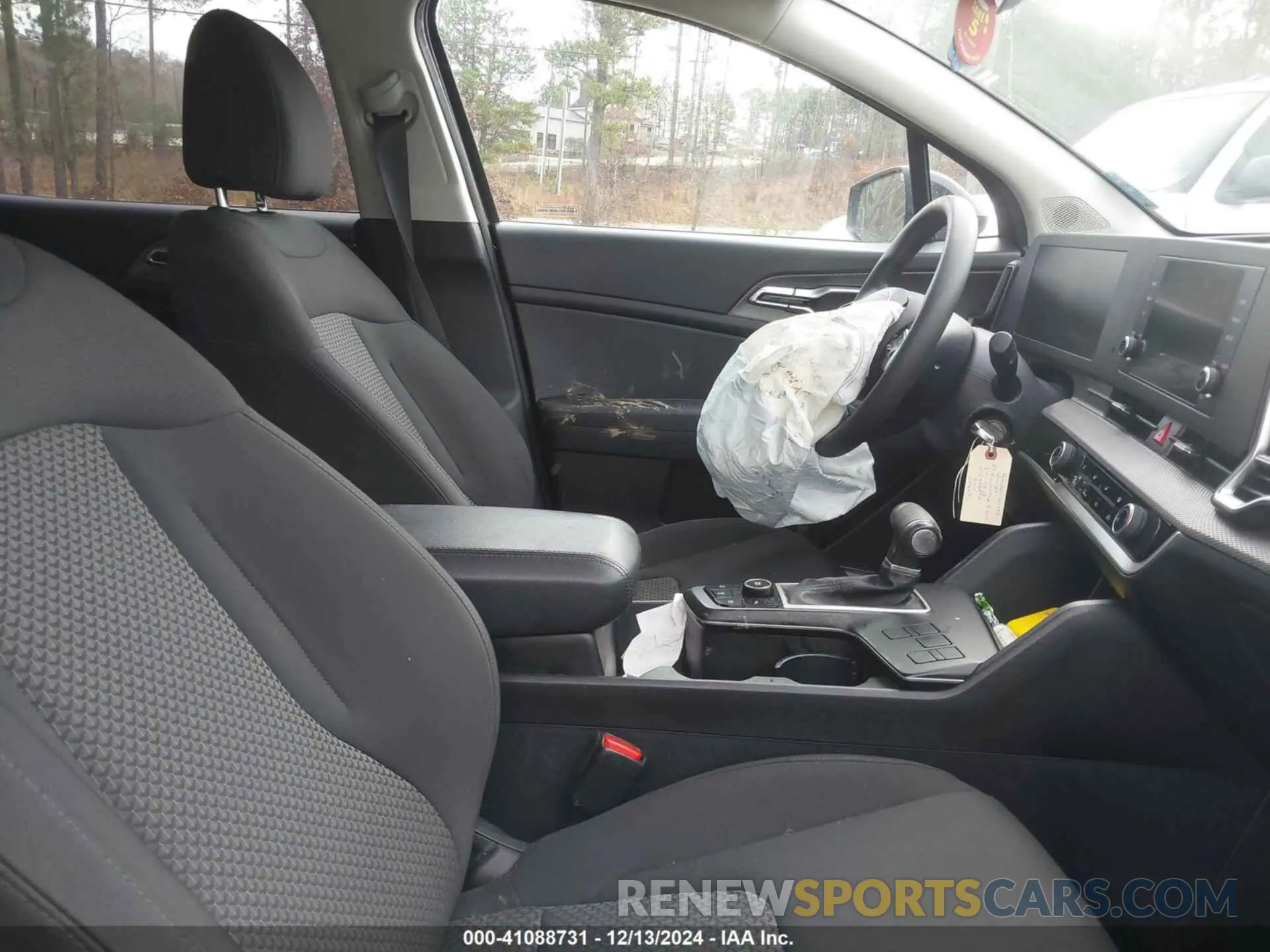 5 fotografías del automóvil dañado KNDPU3AF7P7136246 KIA SPORTAGE 2023
