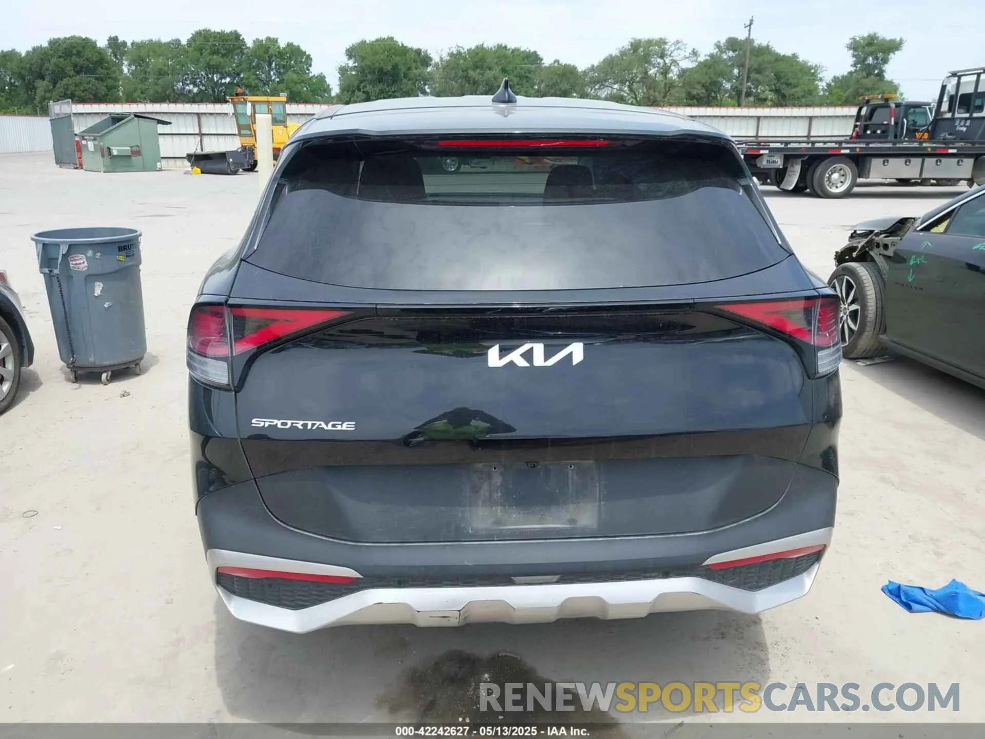 16 fotografías del automóvil dañado KNDPU3AF9P7135616 KIA SPORTAGE 2023