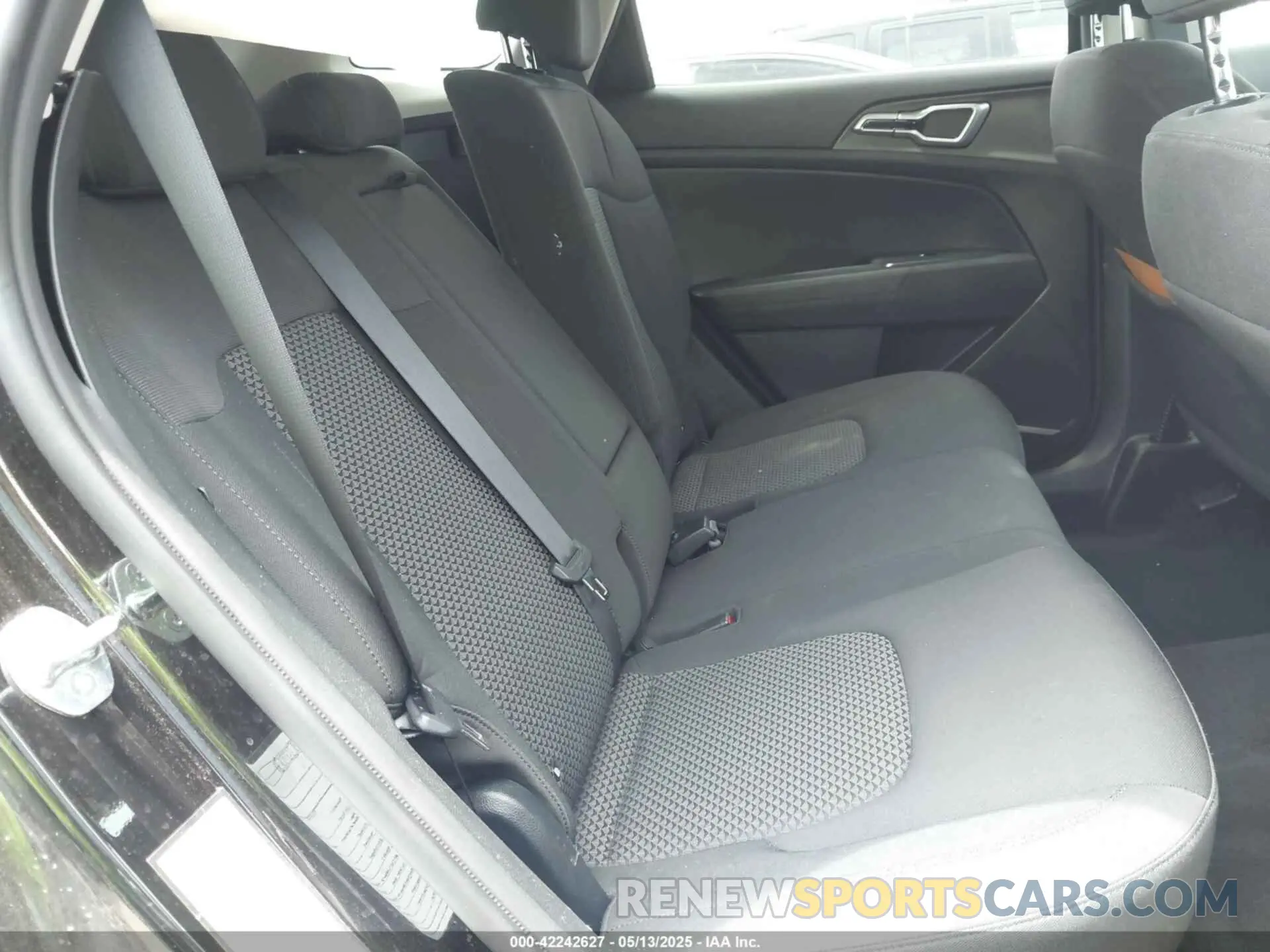 8 fotografías del automóvil dañado KNDPU3AF9P7135616 KIA SPORTAGE 2023