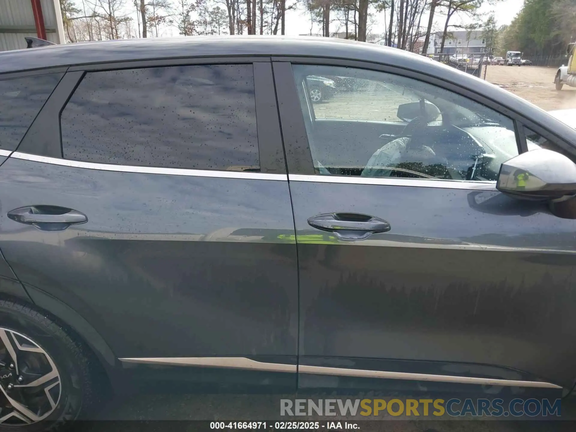 13 fotografías del automóvil dañado KNDPU3AFXP7131719 KIA SPORTAGE 2023
