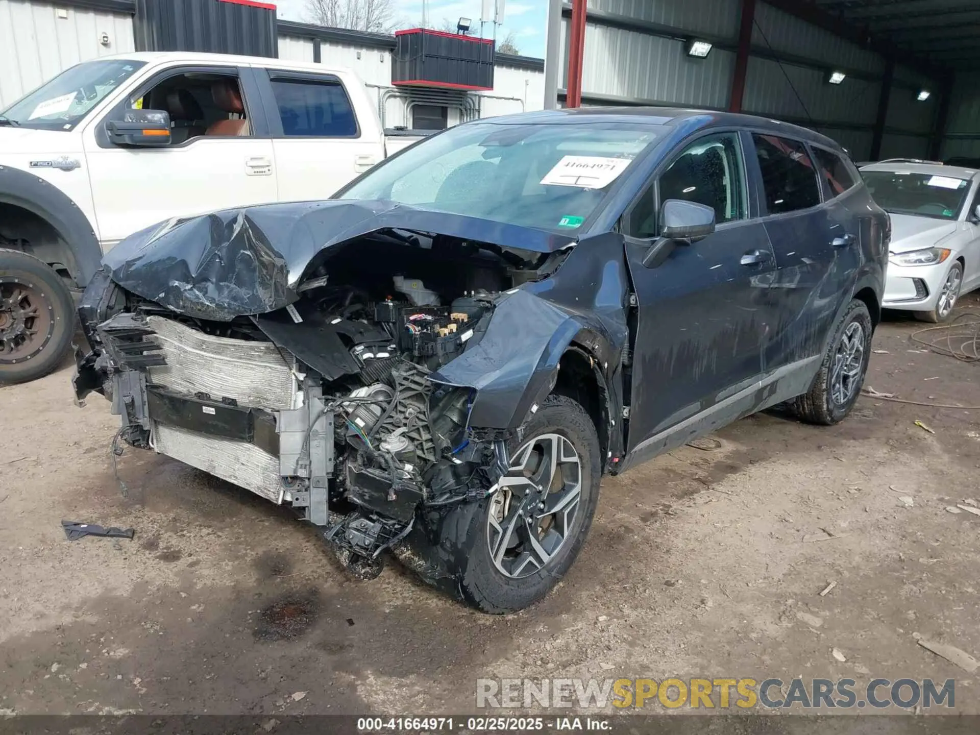 2 fotografías del automóvil dañado KNDPU3AFXP7131719 KIA SPORTAGE 2023