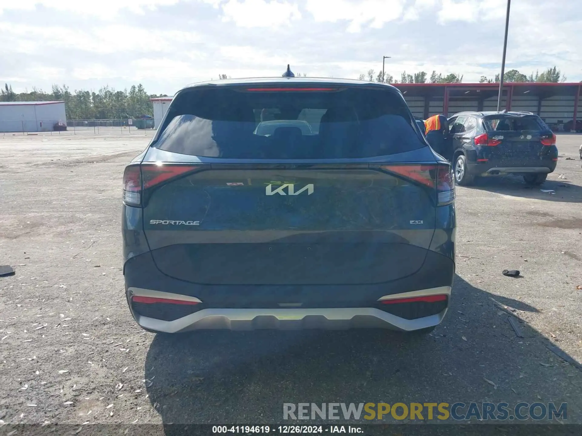 16 fotografías del automóvil dañado KNDPUCAF0P7133124 KIA SPORTAGE 2023