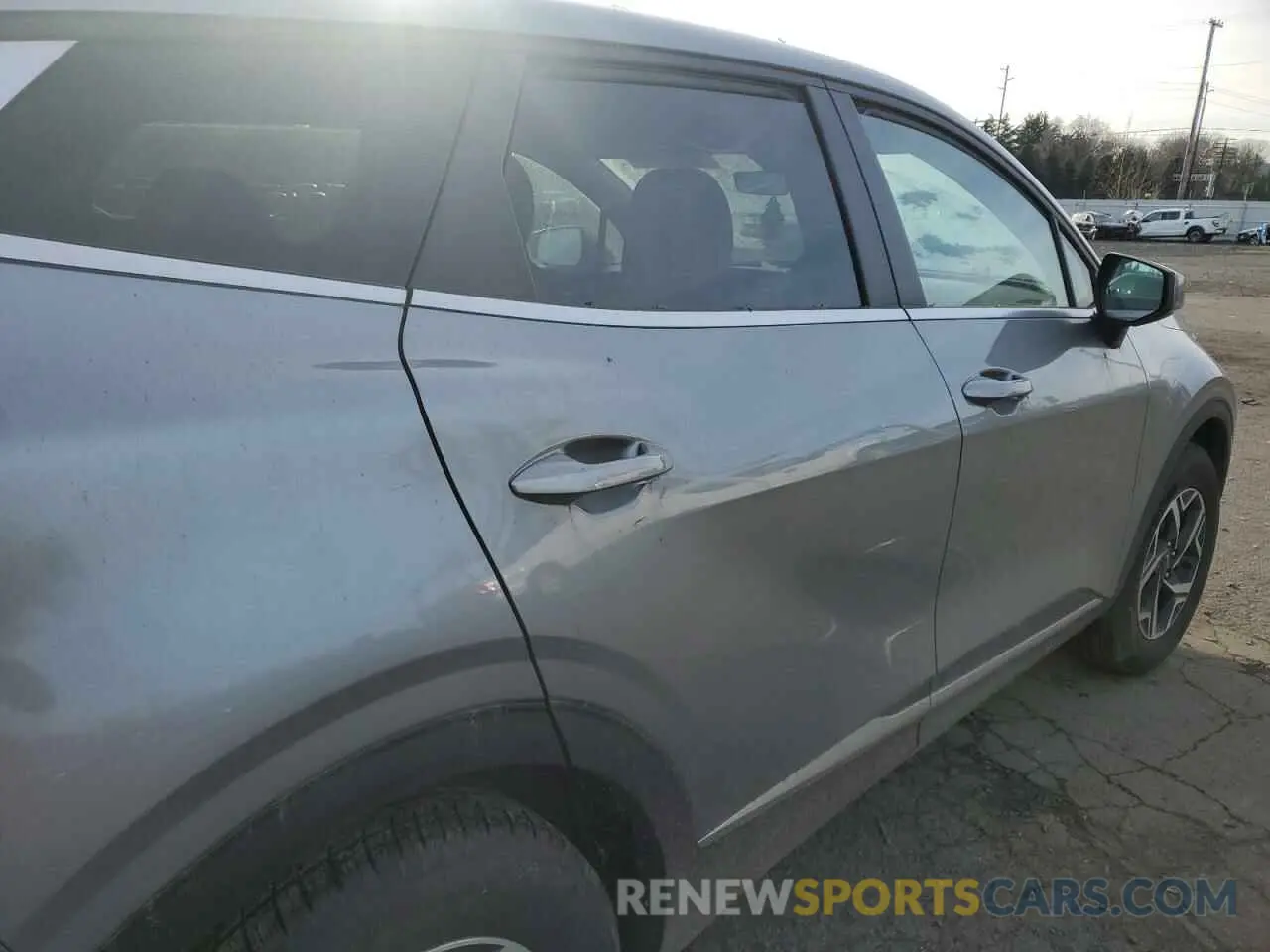 10 fotografías del automóvil dañado KNDPUCAF2P7135814 KIA SPORTAGE 2023