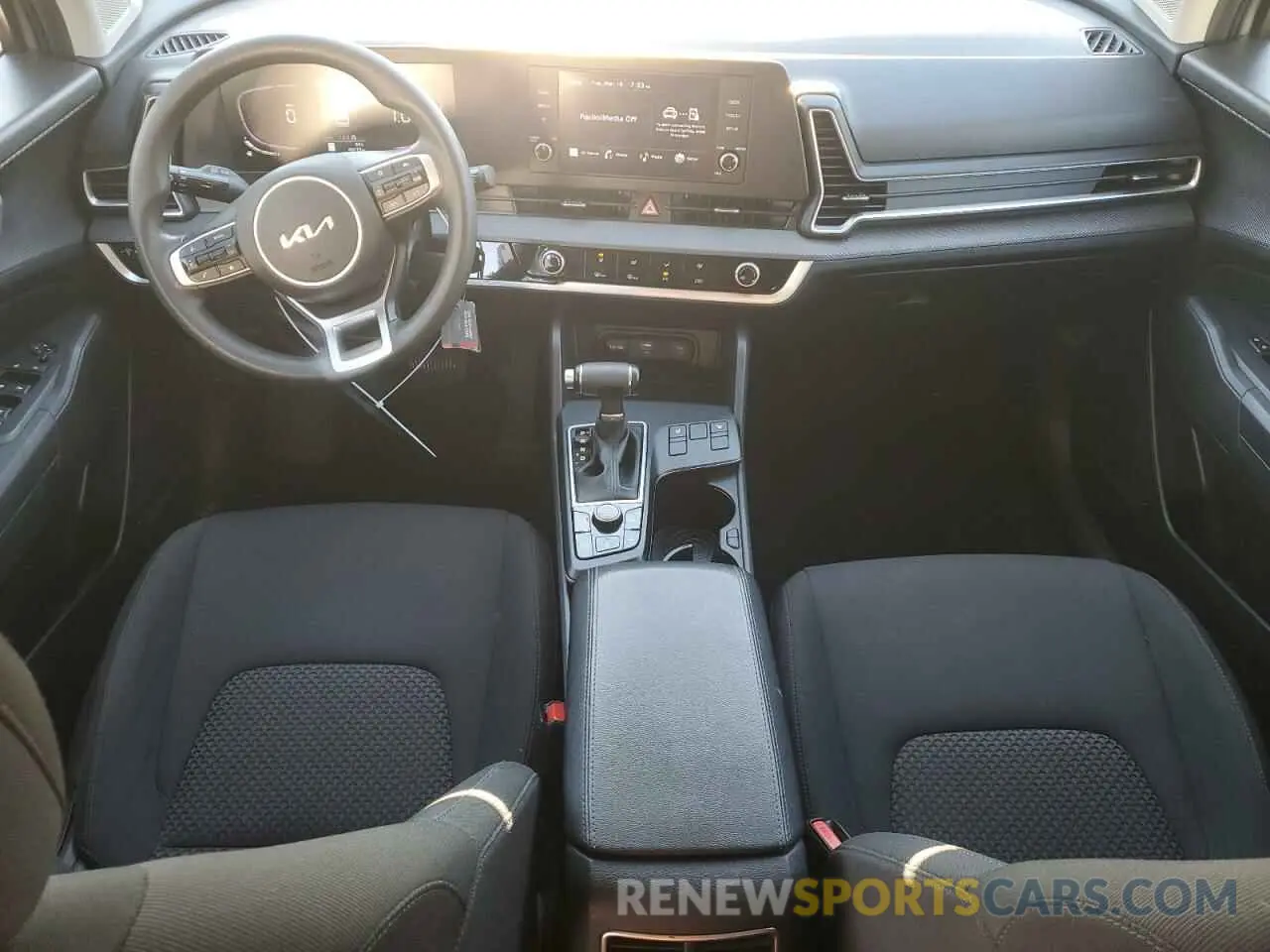 8 fotografías del automóvil dañado KNDPUCAF4P7166482 KIA SPORTAGE 2023