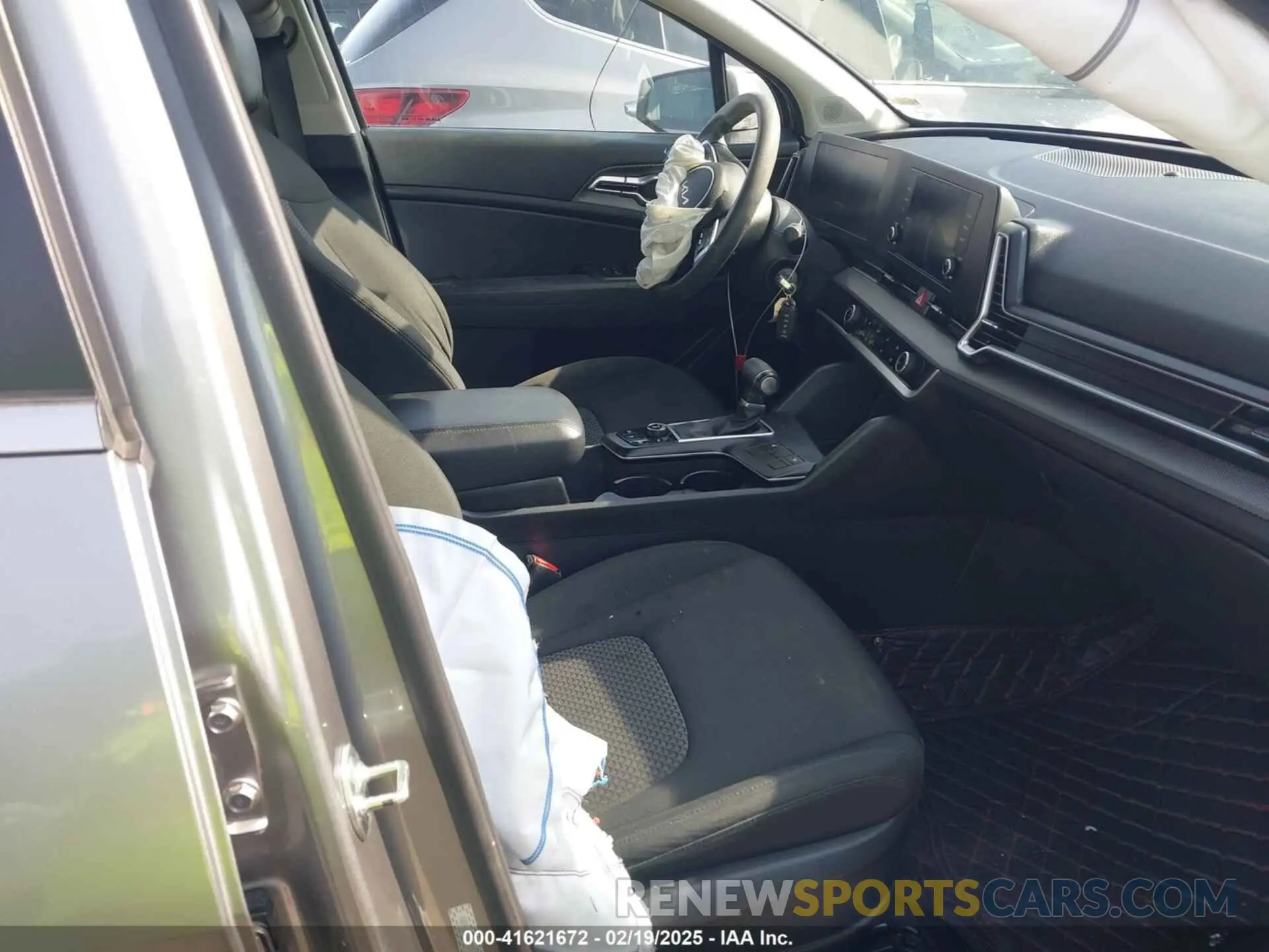 5 fotografías del automóvil dañado KNDPUCAF6P7050717 KIA SPORTAGE 2023
