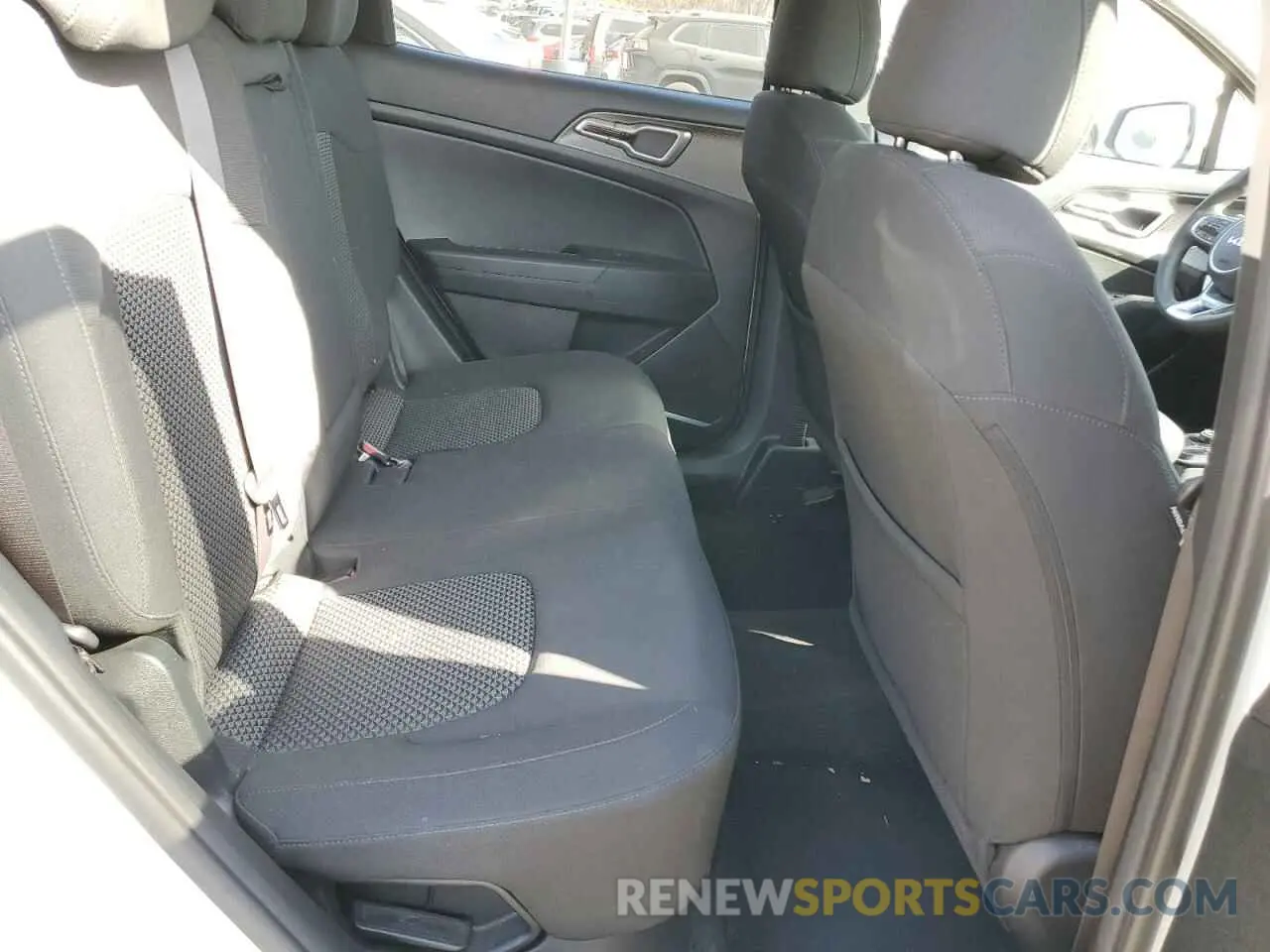 12 fotografías del automóvil dañado KNDPUCAG1P7063206 KIA SPORTAGE 2023