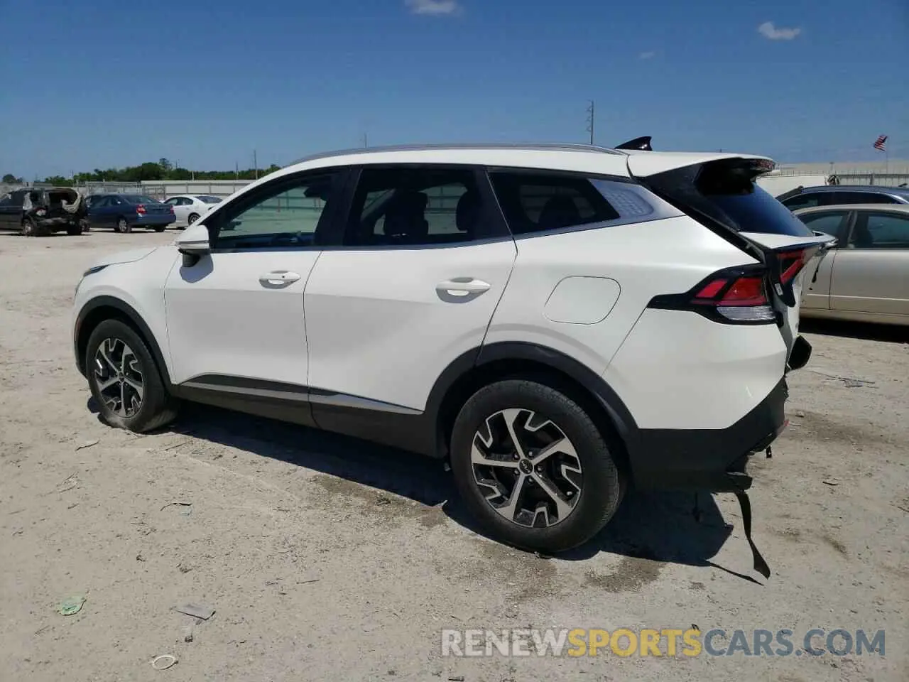 2 fotografías del automóvil dañado KNDPVCAG2P7057315 KIA SPORTAGE 2023