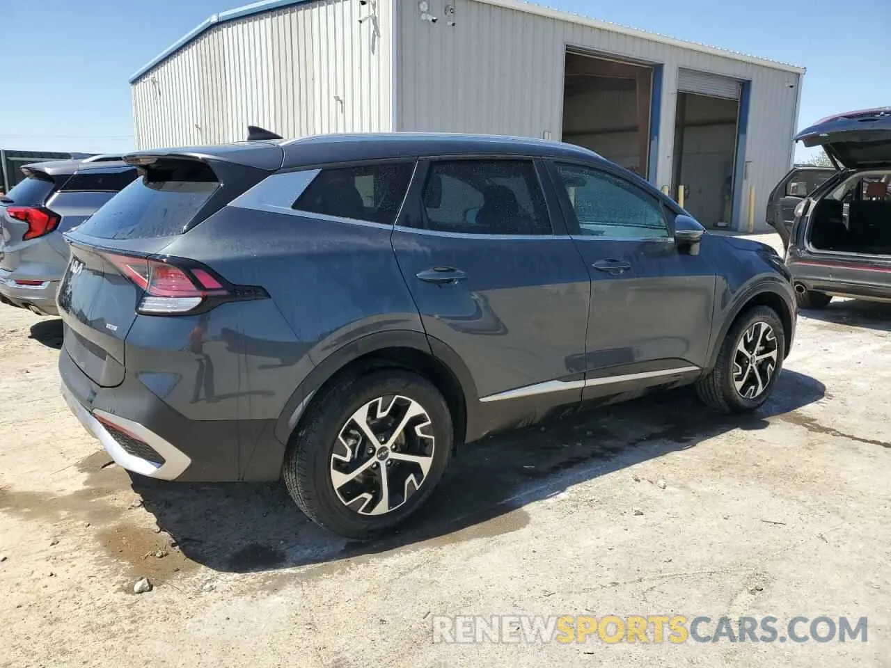 3 fotografías del automóvil dañado KNDPVCAG2P7107310 KIA SPORTAGE 2023