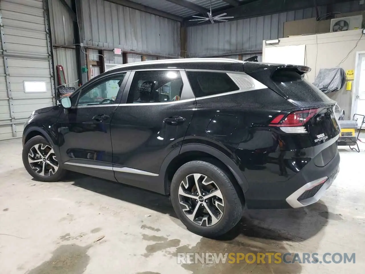 2 fotografías del automóvil dañado KNDPVCAG3P7067304 KIA SPORTAGE 2023