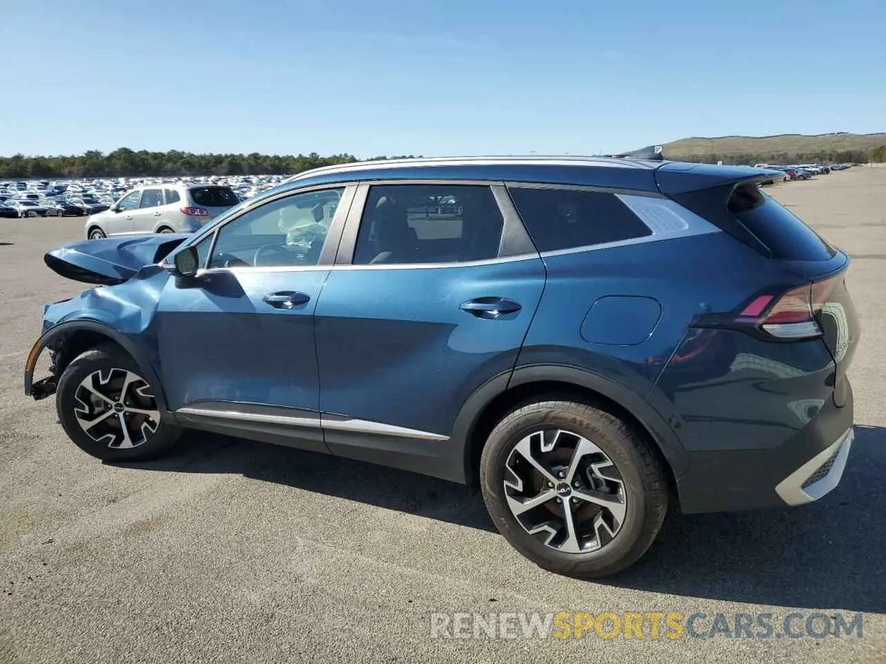 2 fotografías del automóvil dañado KNDPVCAG7P7053776 KIA SPORTAGE 2023