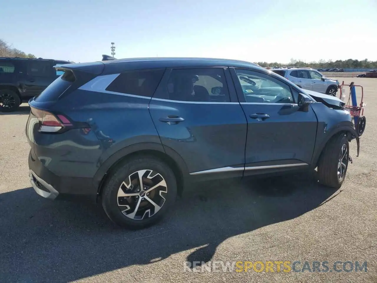 3 fotografías del automóvil dañado KNDPVCAG7P7053776 KIA SPORTAGE 2023