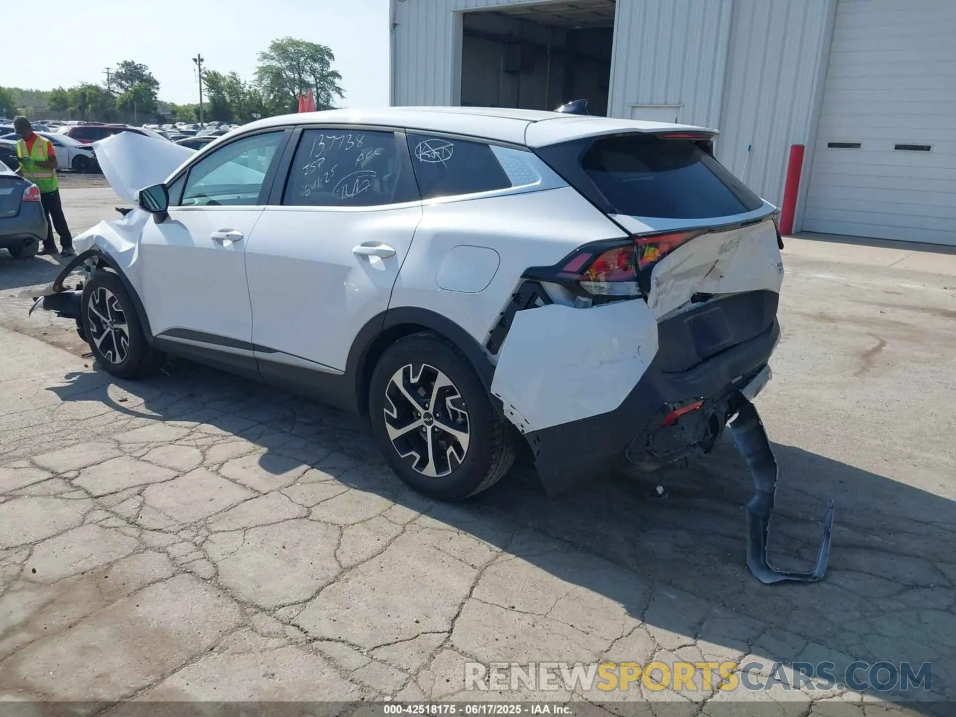 3 fotografías del automóvil dañado 5XYK33DF2RG178127 KIA SPORTAGE 2024
