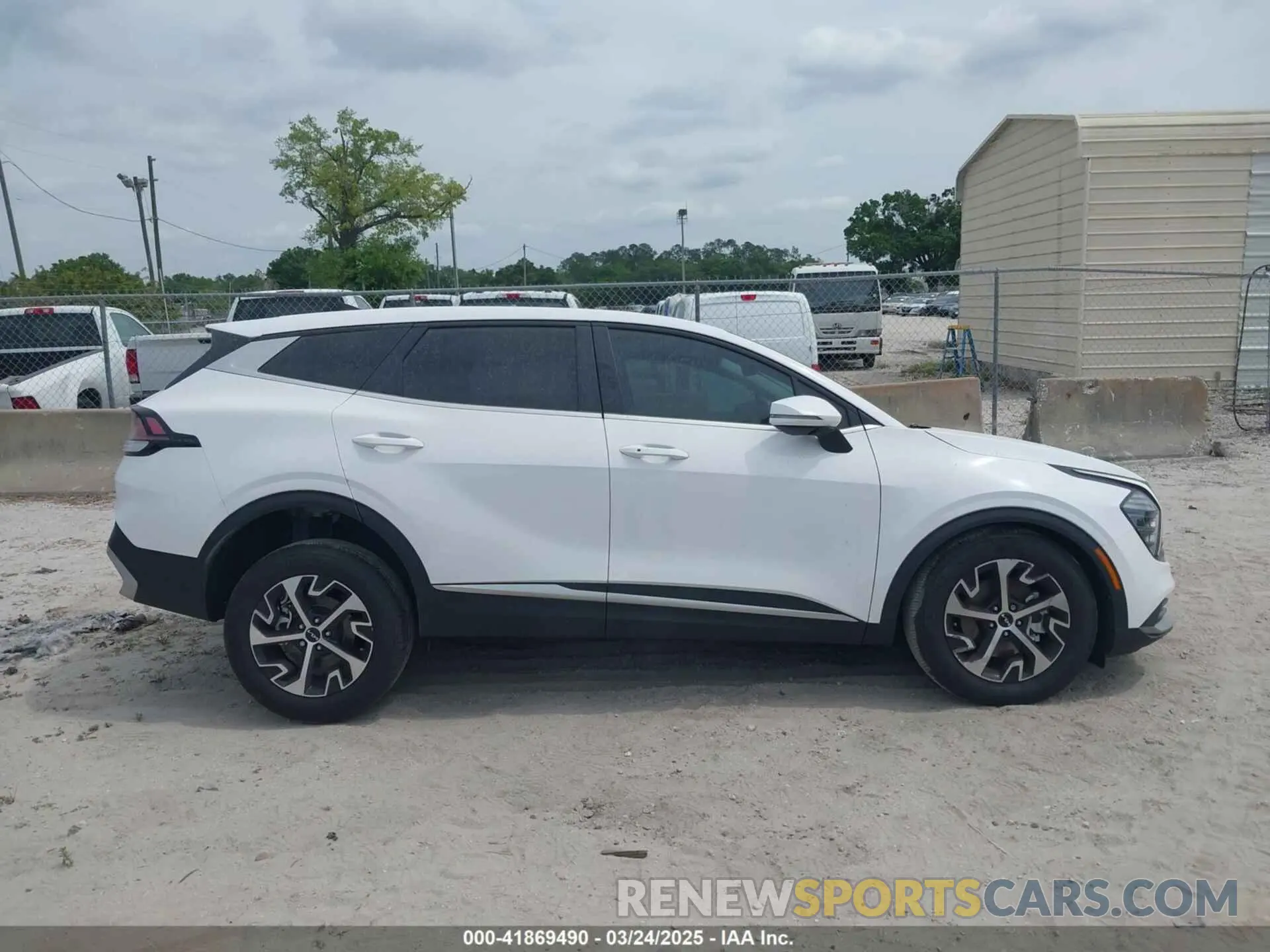 13 fotografías del automóvil dañado 5XYK33DF2RG197664 KIA SPORTAGE 2024
