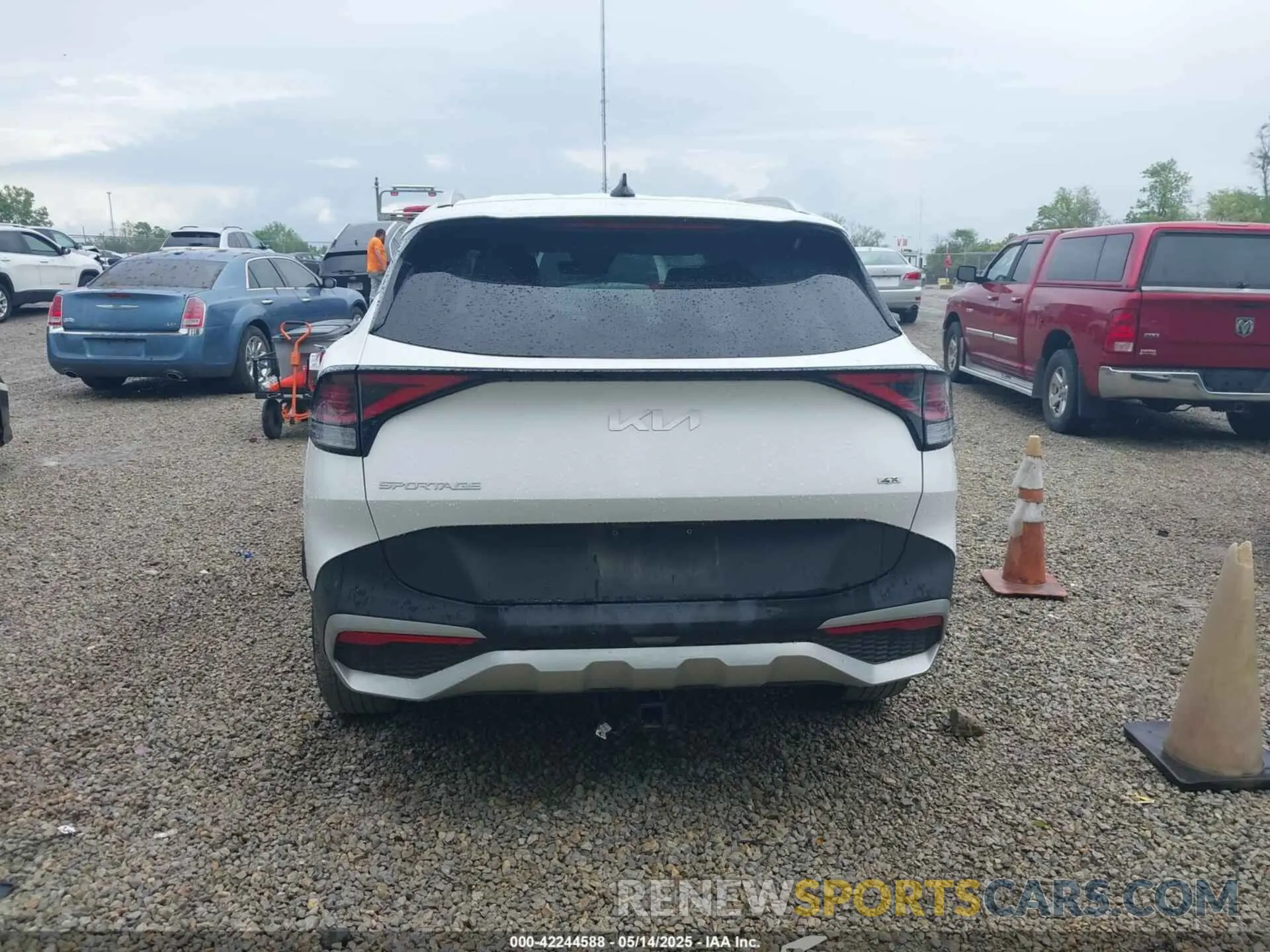 17 fotografías del automóvil dañado 5XYK3CDF2RG183800 KIA SPORTAGE 2024