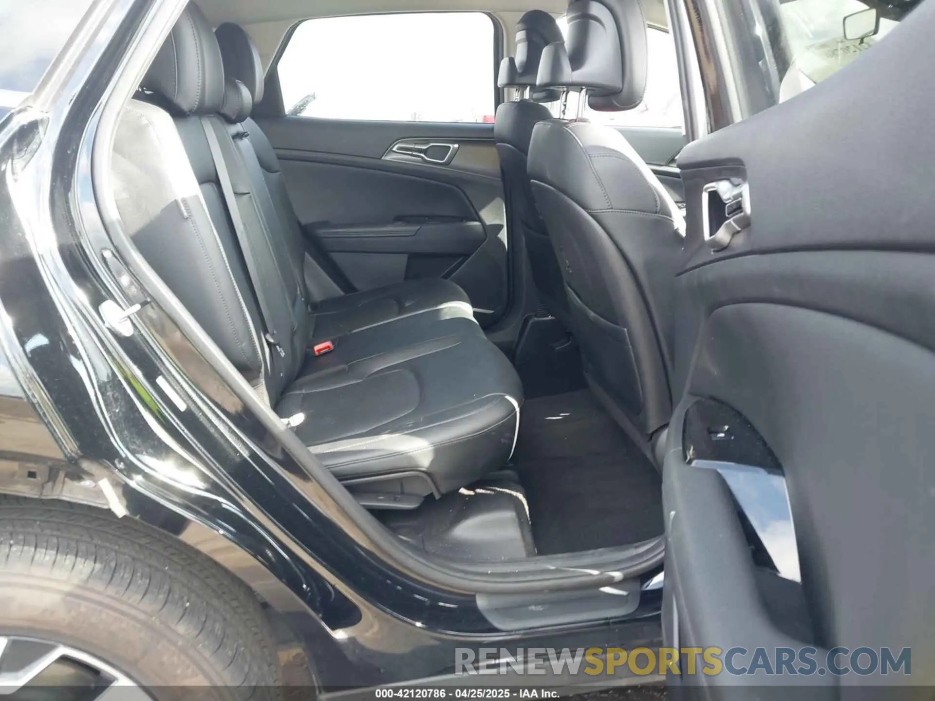 8 fotografías del automóvil dañado 5XYK3CDF3RG146643 KIA SPORTAGE 2024