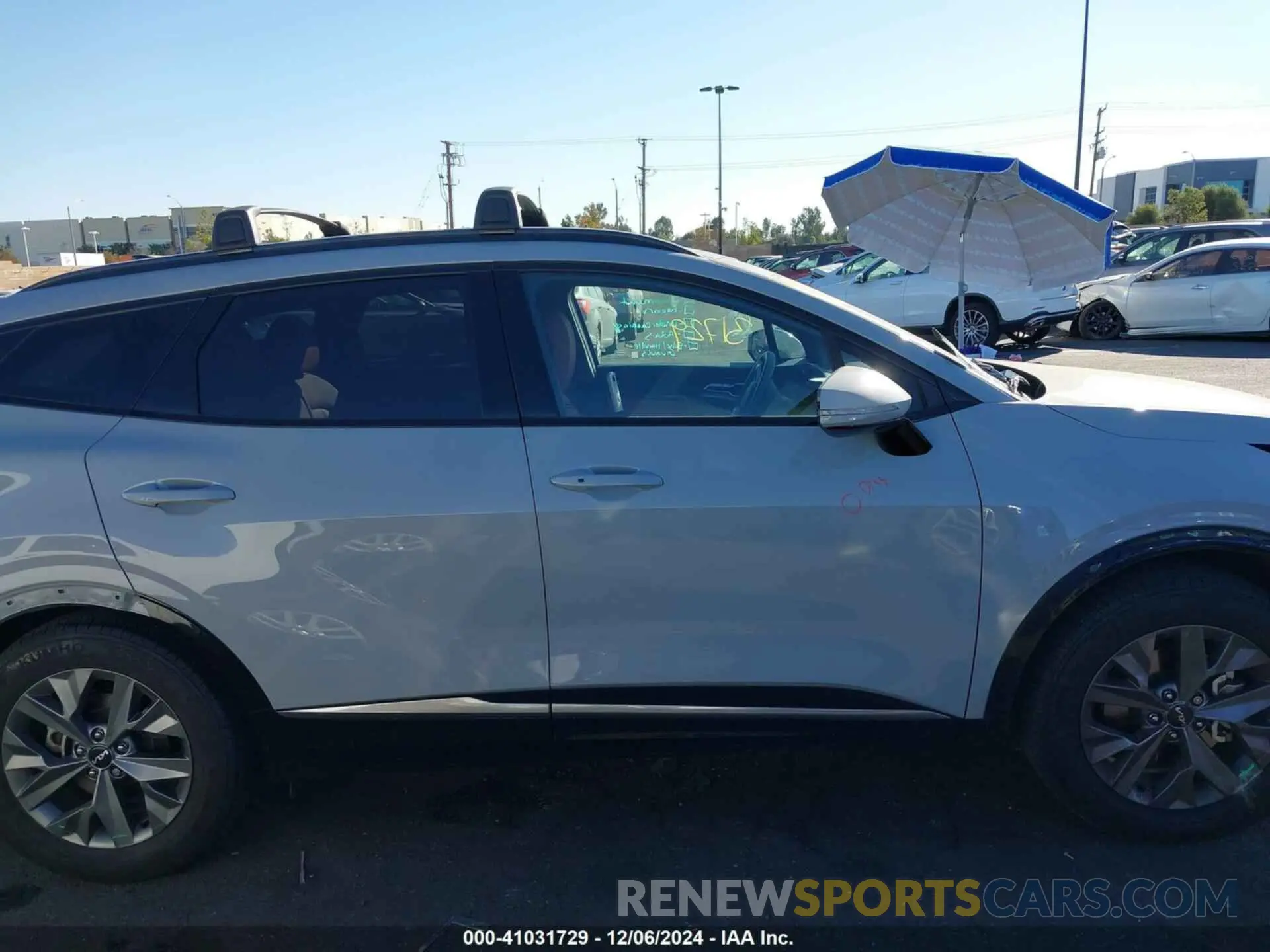 14 fotografías del automóvil dañado 5XYK43DF7RG159926 KIA SPORTAGE 2024