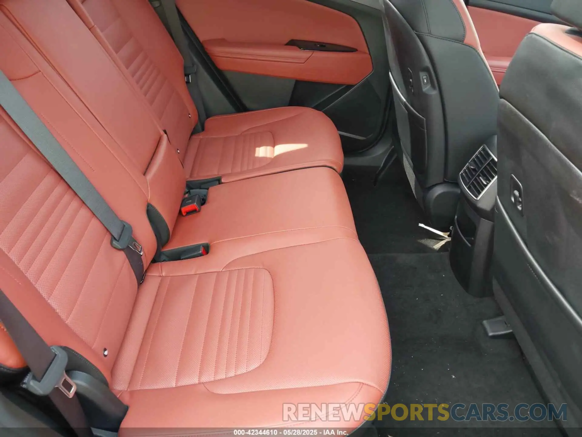 8 fotografías del automóvil dañado 5XYK5CDF6RG228117 KIA SPORTAGE 2024
