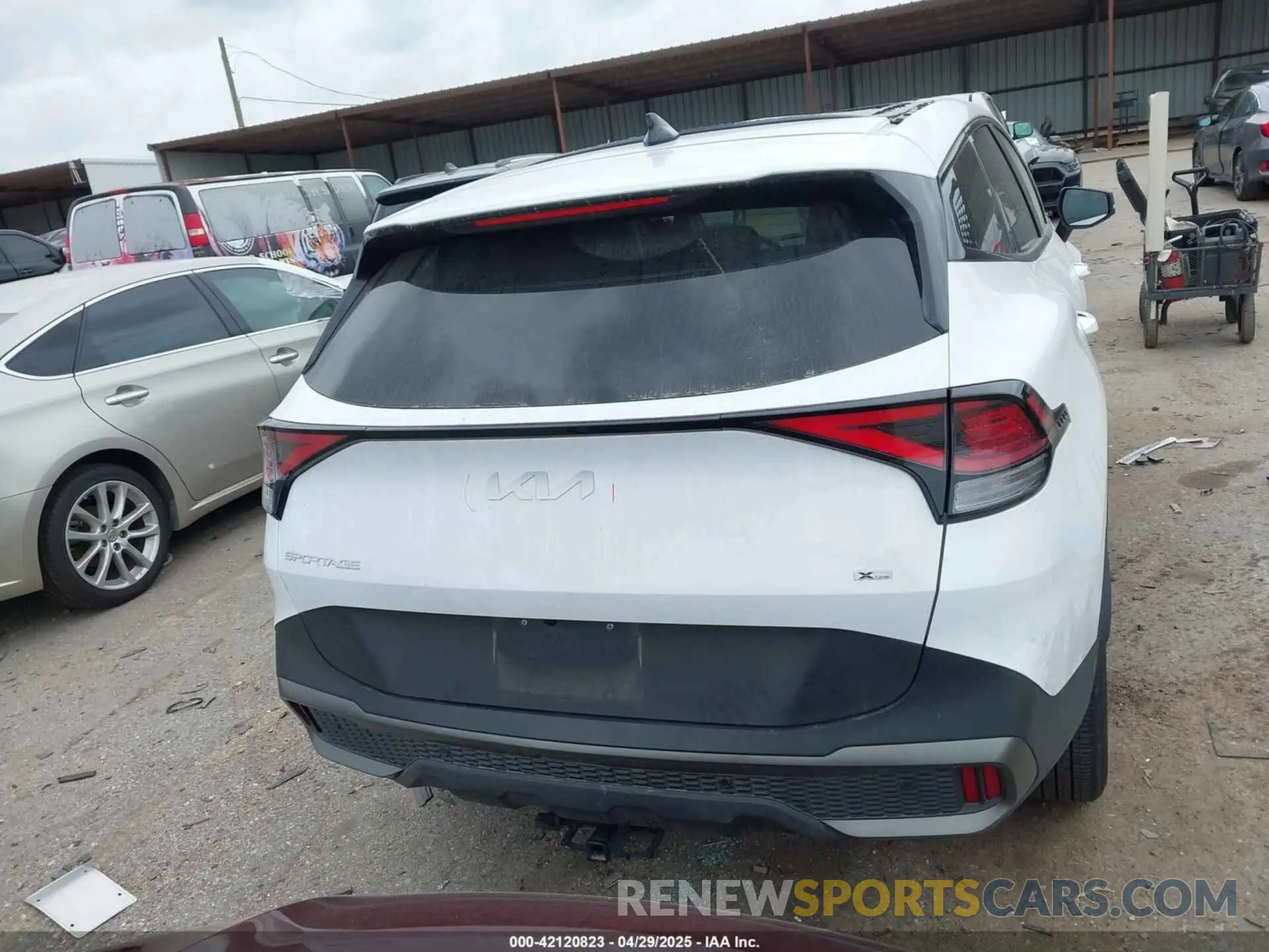 17 fotografías del automóvil dañado 5XYK6CDF0RG229132 KIA SPORTAGE 2024