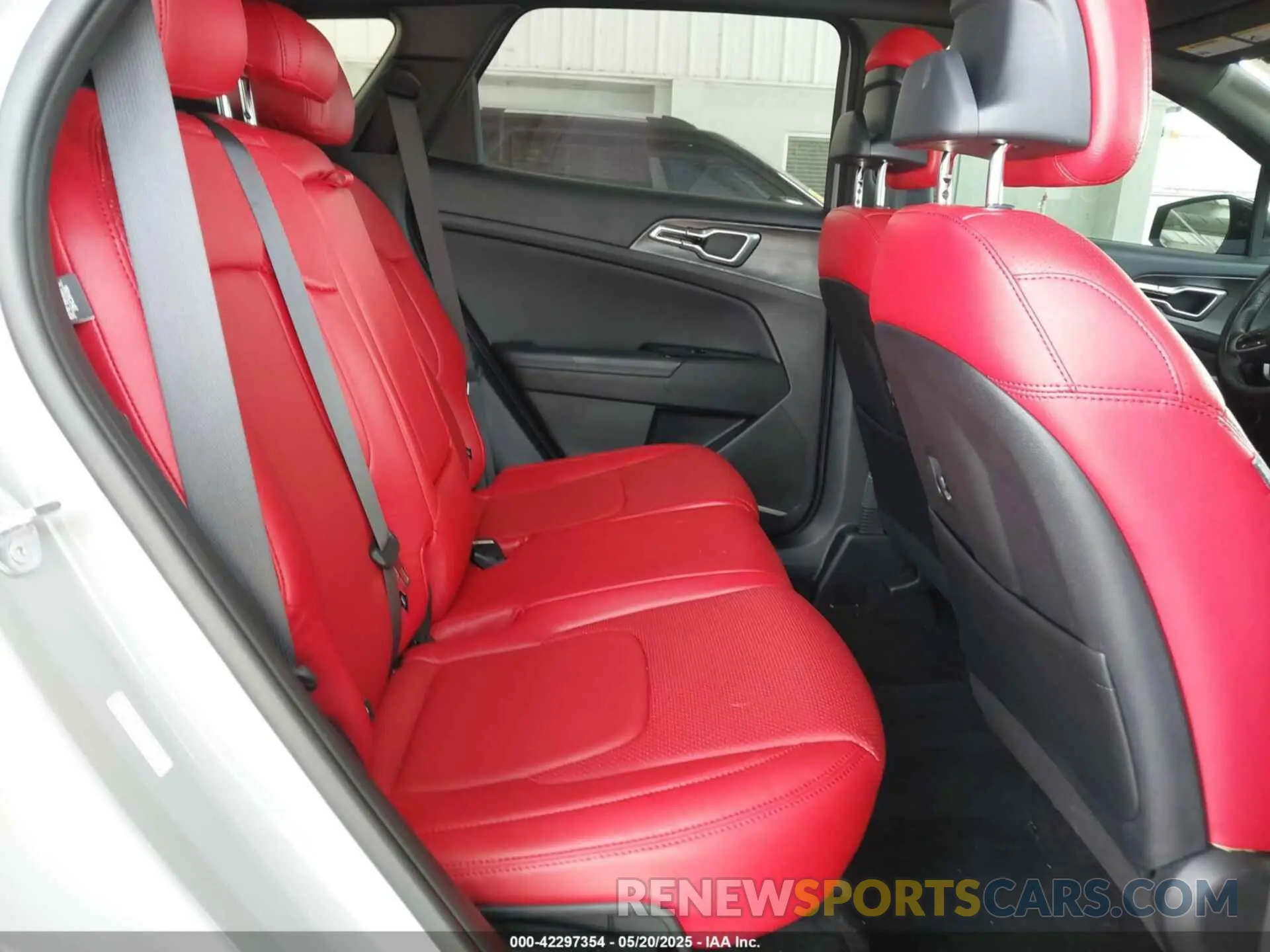 8 fotografías del automóvil dañado 5XYK6CDF6RG206325 KIA SPORTAGE 2024