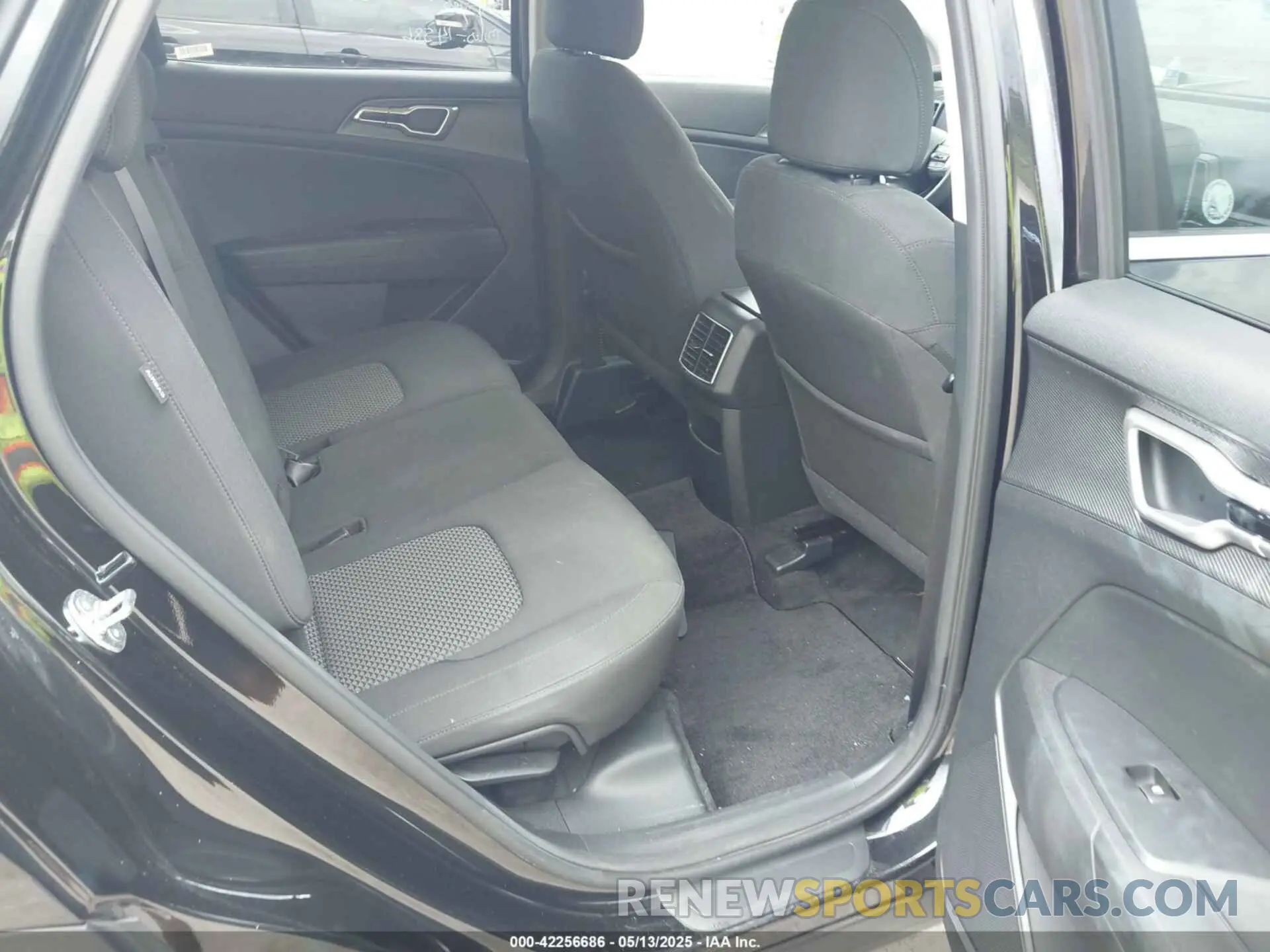 8 fotografías del automóvil dañado KNDPU3DF0R7271163 KIA SPORTAGE 2024