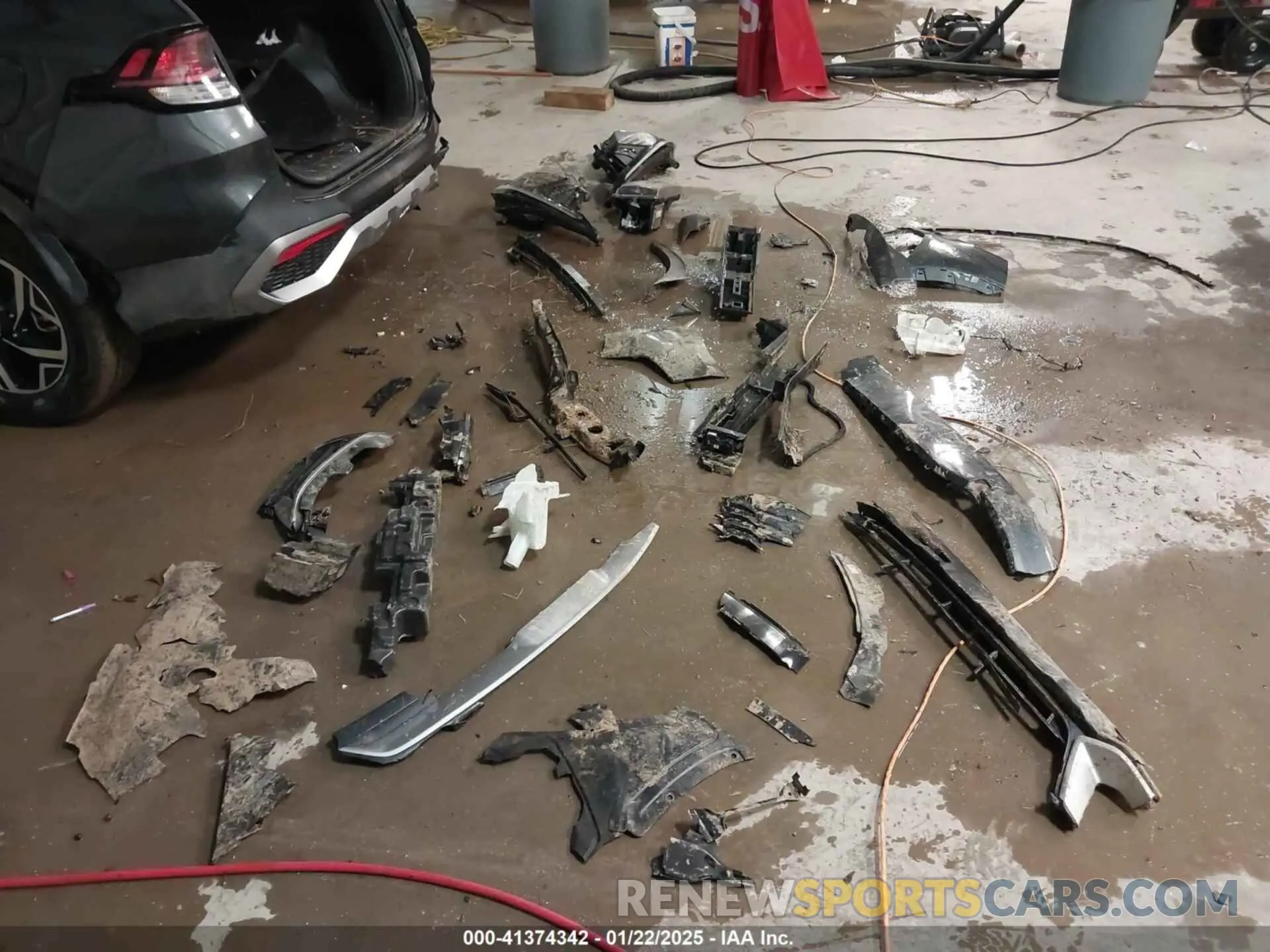 12 fotografías del automóvil dañado KNDPU3DF1R7237880 KIA SPORTAGE 2024